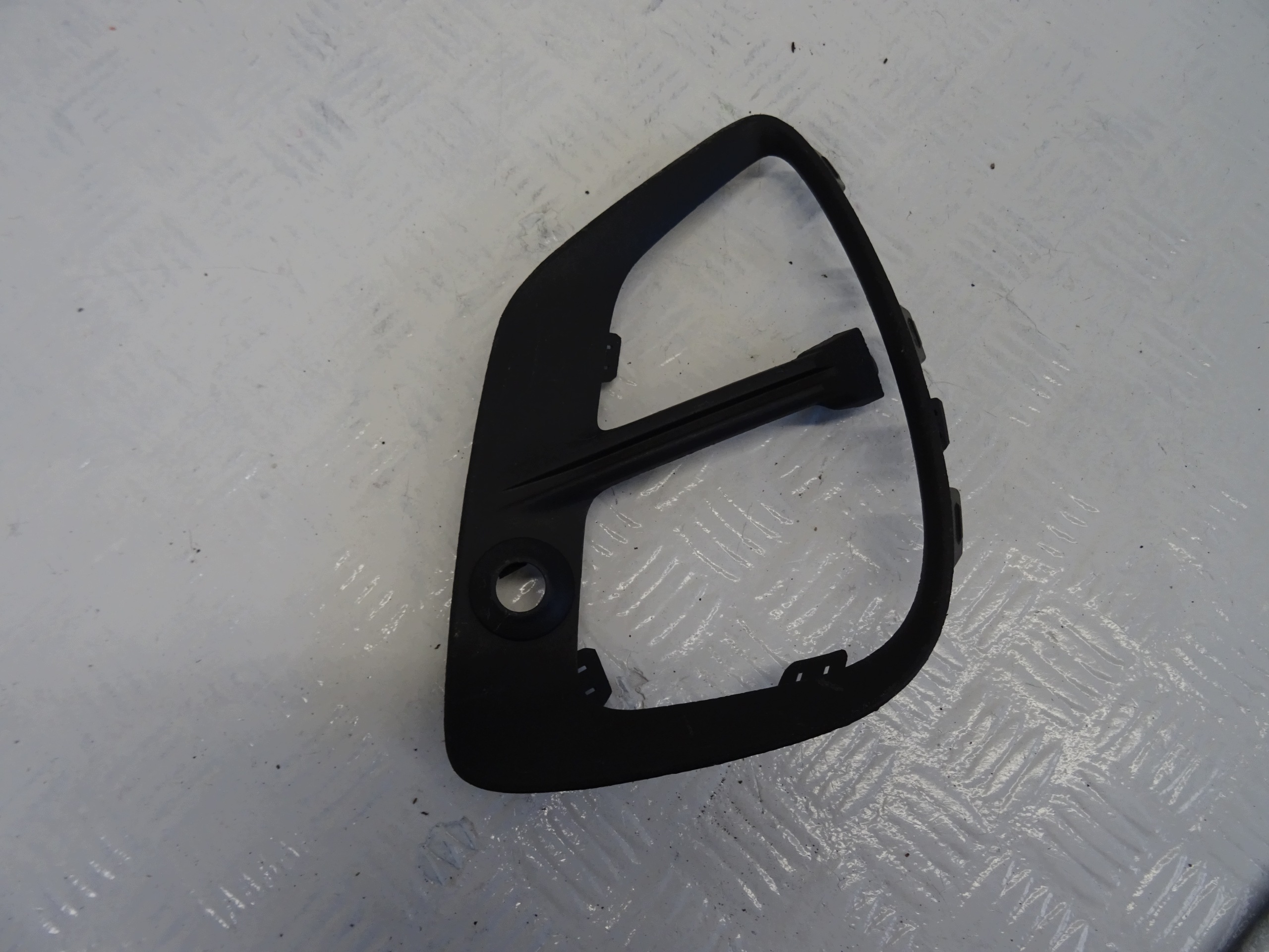 grid of a bumper right front RENAULT CAPTUR II 261A24097R