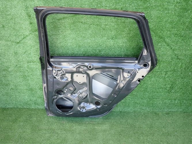 AUDI A4 B9 KOMBI 15-19 door right rear. rear part