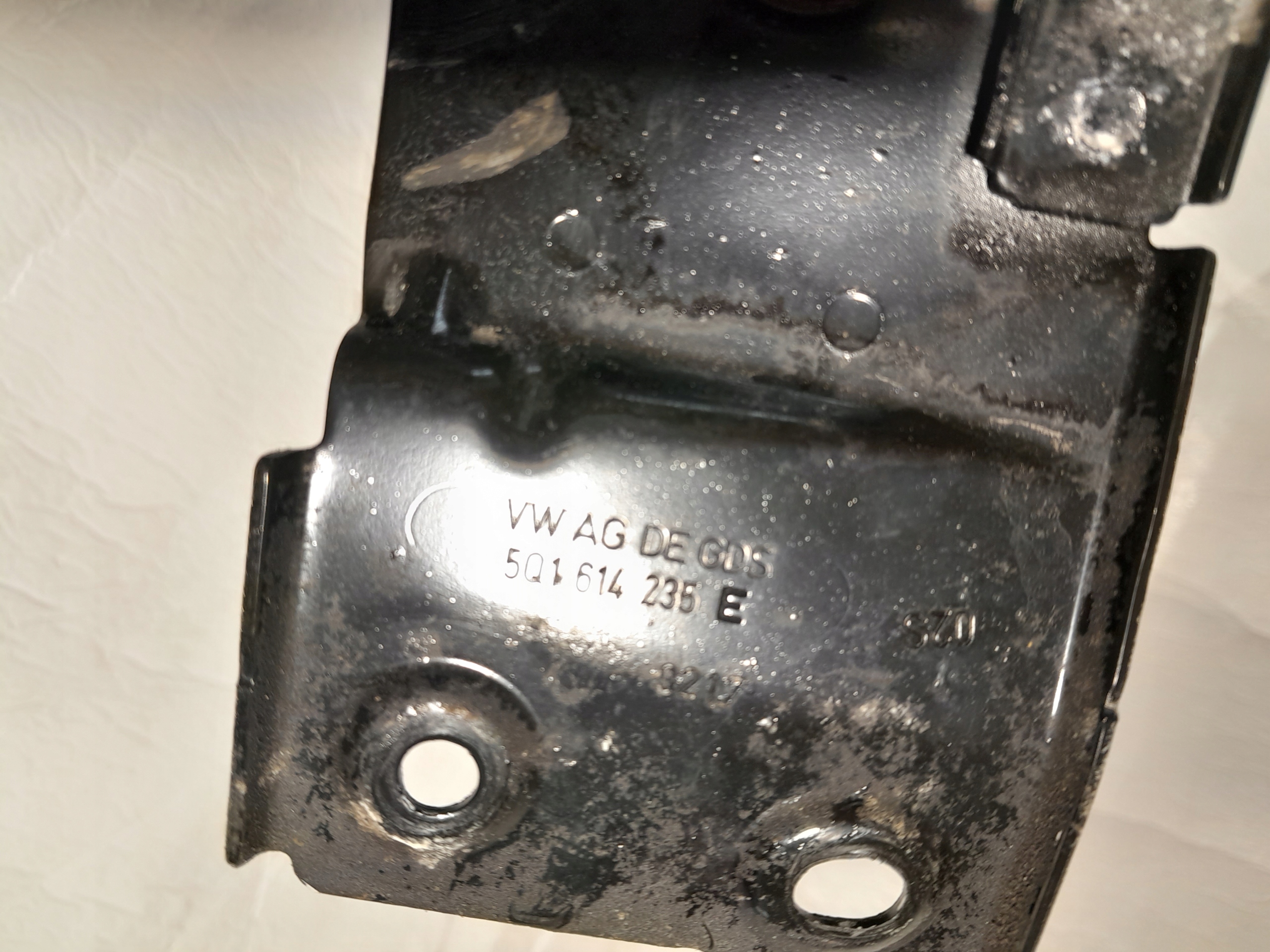 AUDI S3 8V LIFT Support Support plaque POMPY ABS - 5Q1614235E