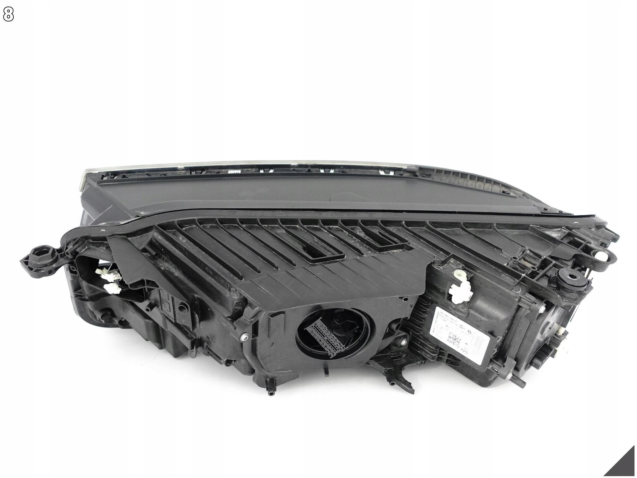 VW TOUAREG III 760 761 CR7 18- light MATRIX FULL LED right front 761941082A