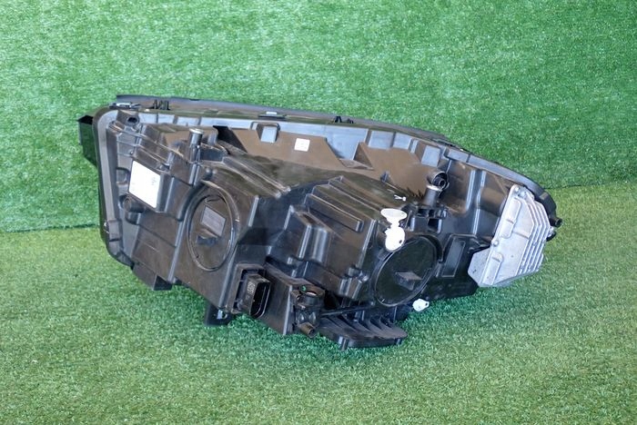 MERCEDES W247 247 GLB MULTIBEAM LED 20- reflektor right light right