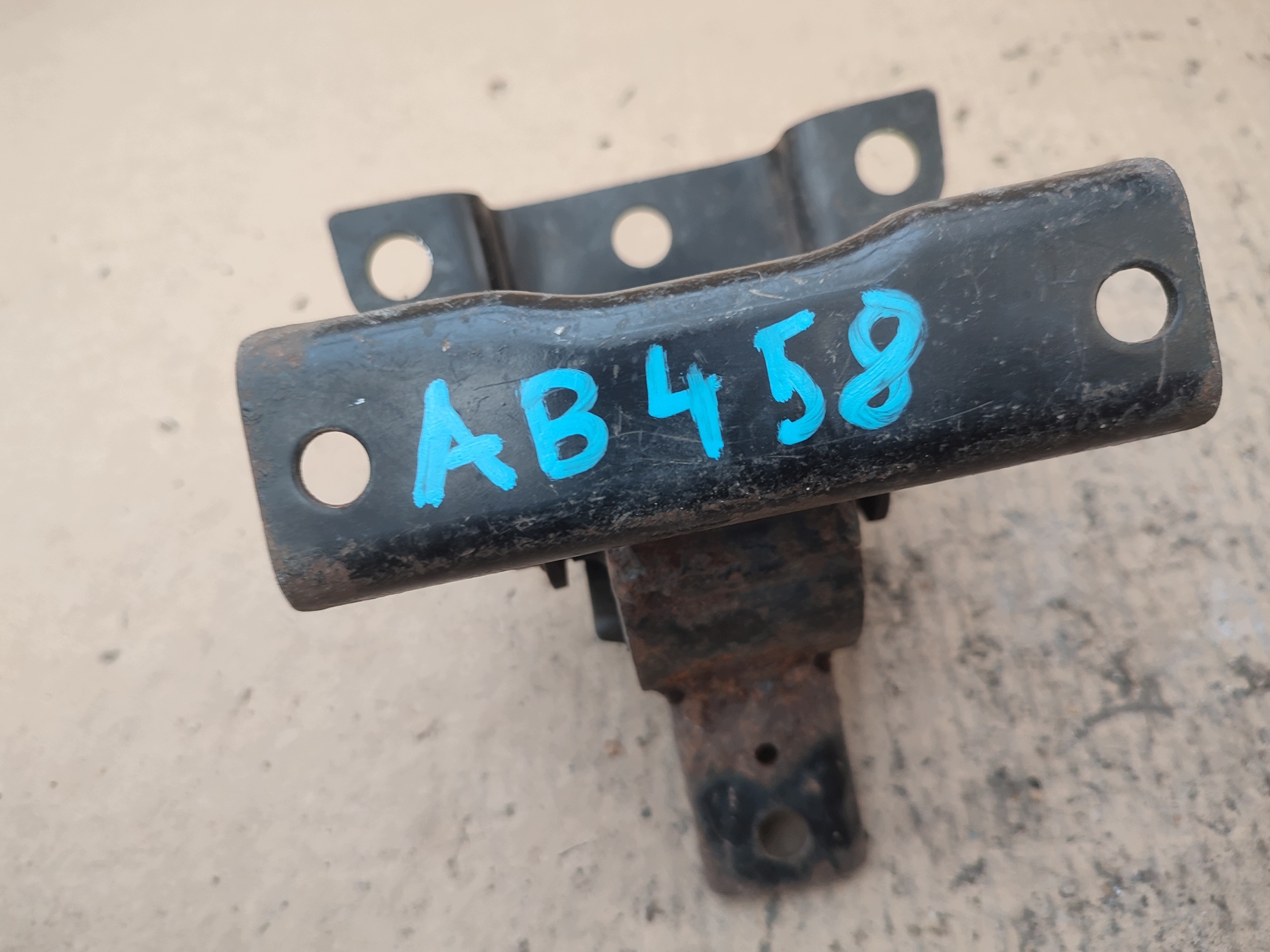 holder engine mount Opel Agila