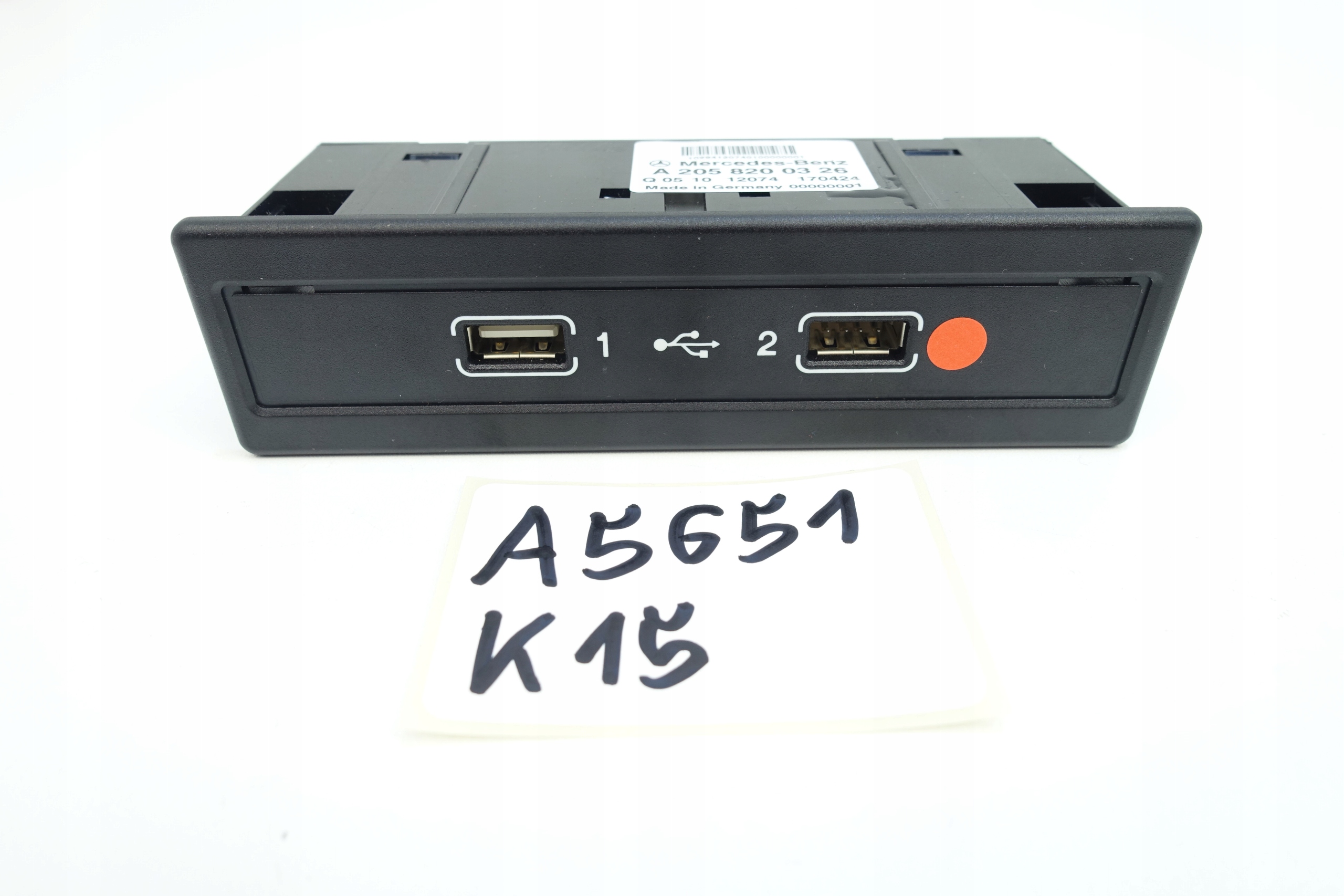 GNIAZDO PORT USB MERCEDES C W205 A2058200326