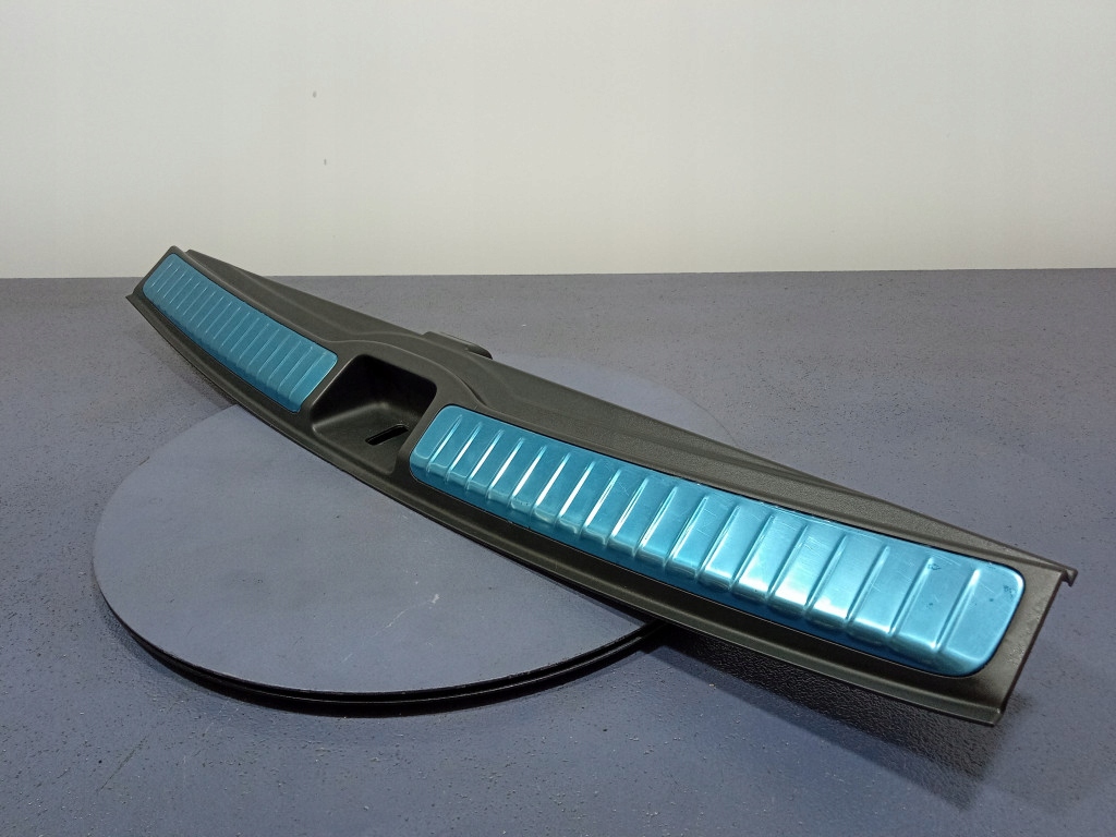 MERCEDES GLE W167 OSŁONA PROGU BAGAŻNIKA A1676900200 Numer katalogowy części A1676900200