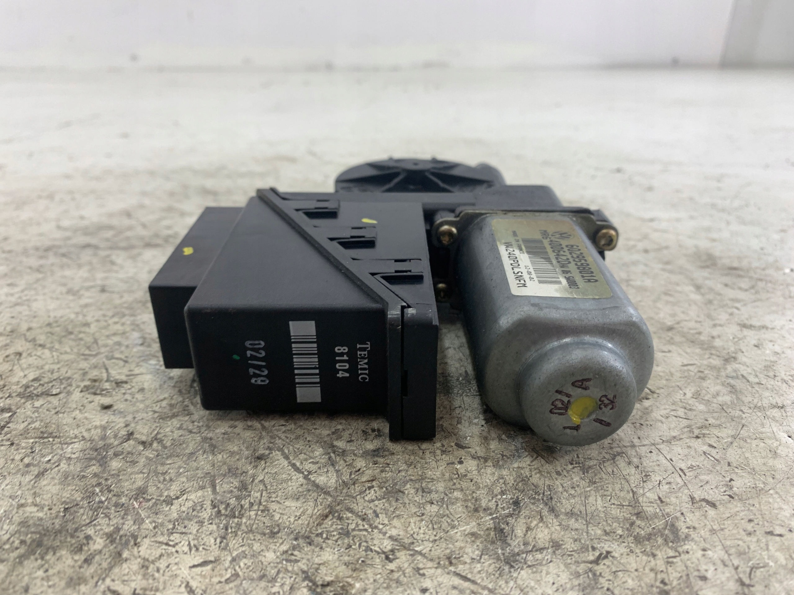 VW POLO 9N IV mini motor windows right front 6Q2959801A