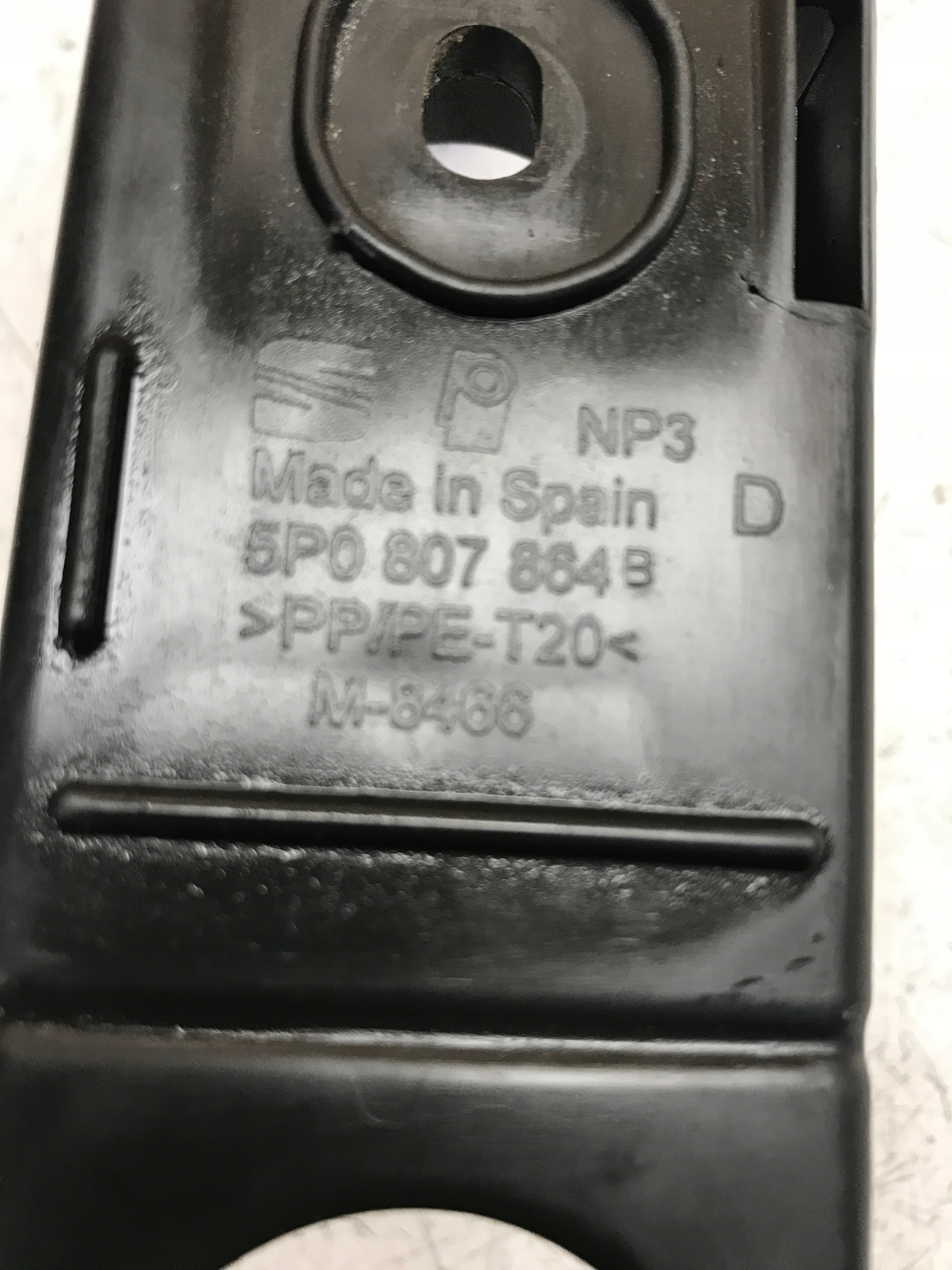 bumper bracket right rear part SEAT ALTEA 5P0807864B