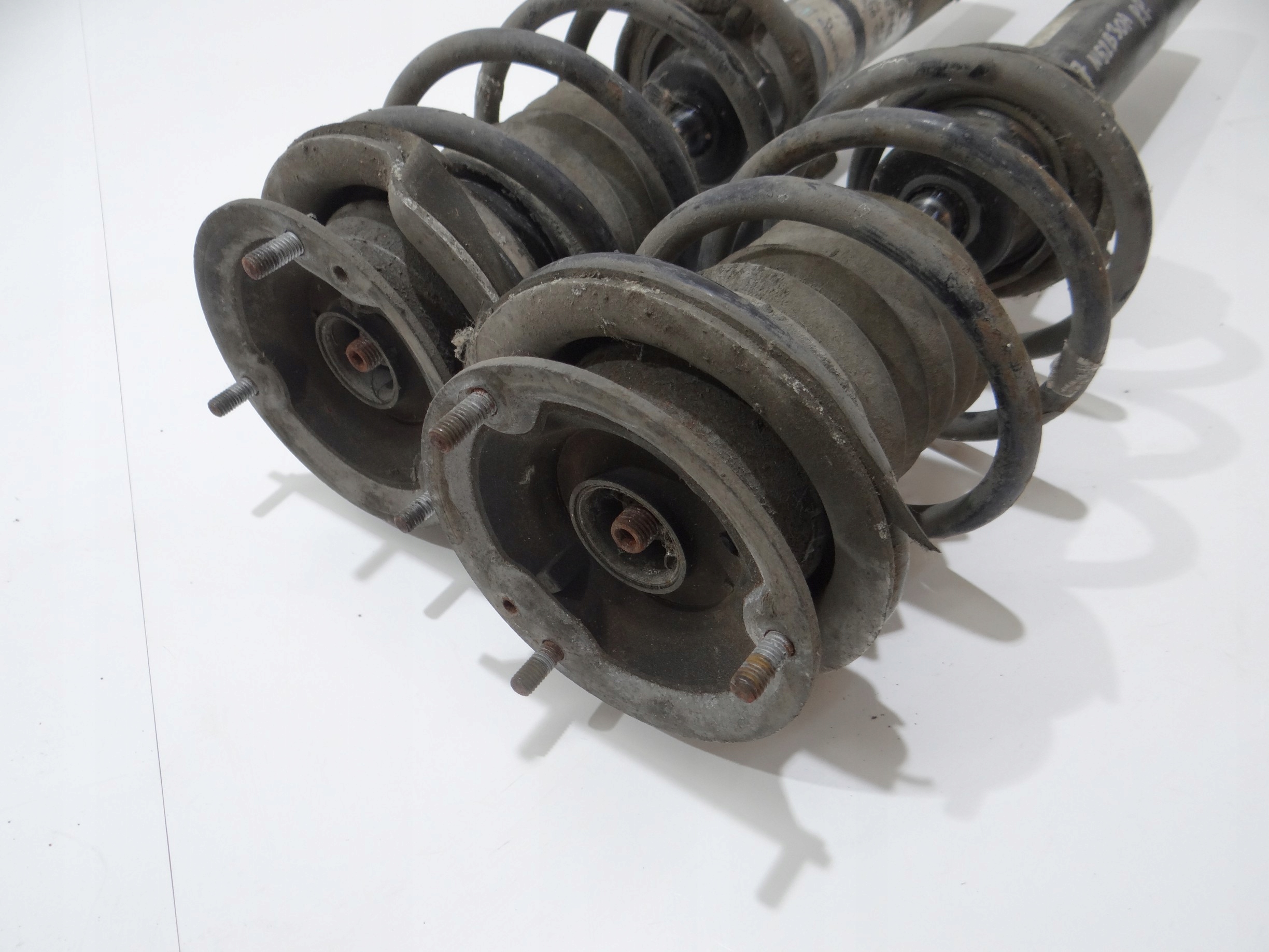 shock absorbers front KOMPLET BMW E87 N52B30A (16932866)