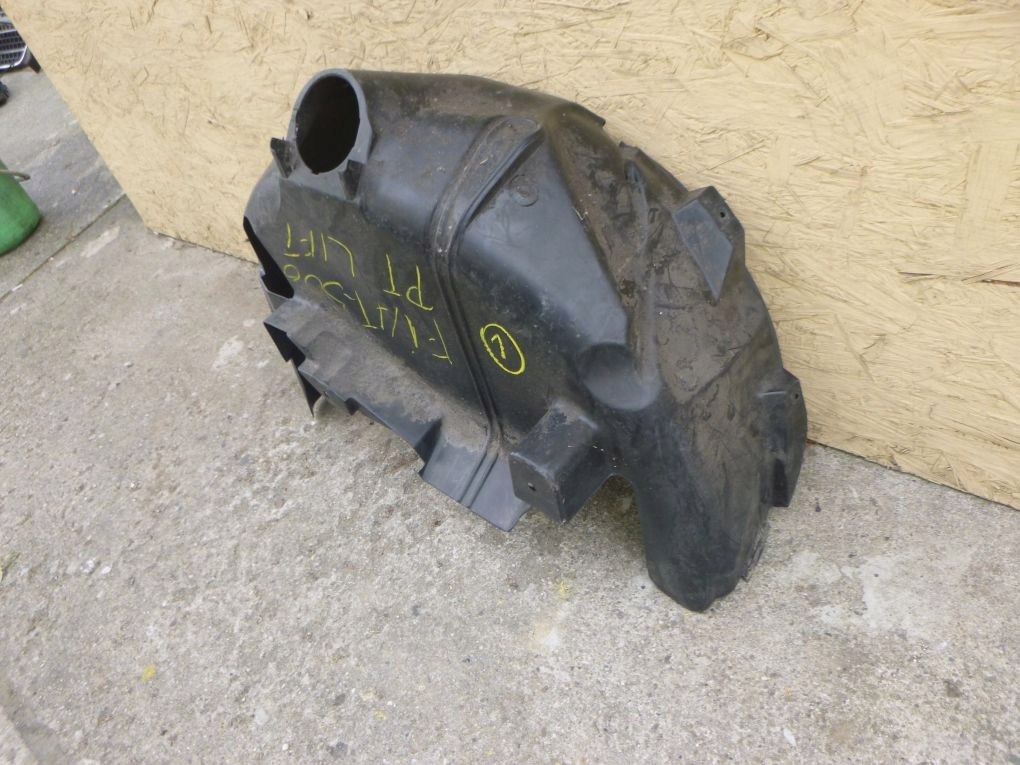 FIAT 500 LIFT ABARTH mudguard right rear.
