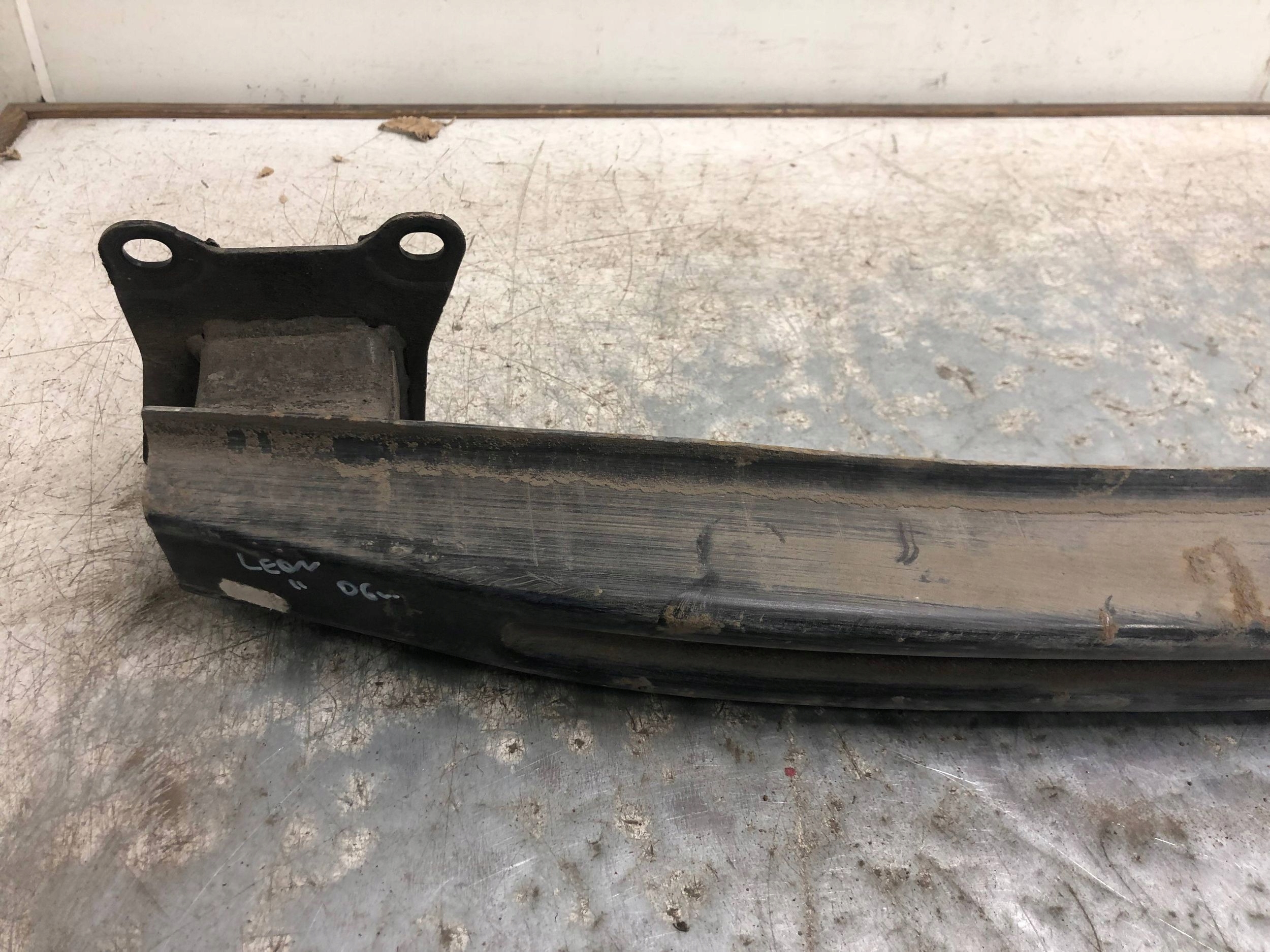 bumper support rear part SEAT LEON II 5P0807305