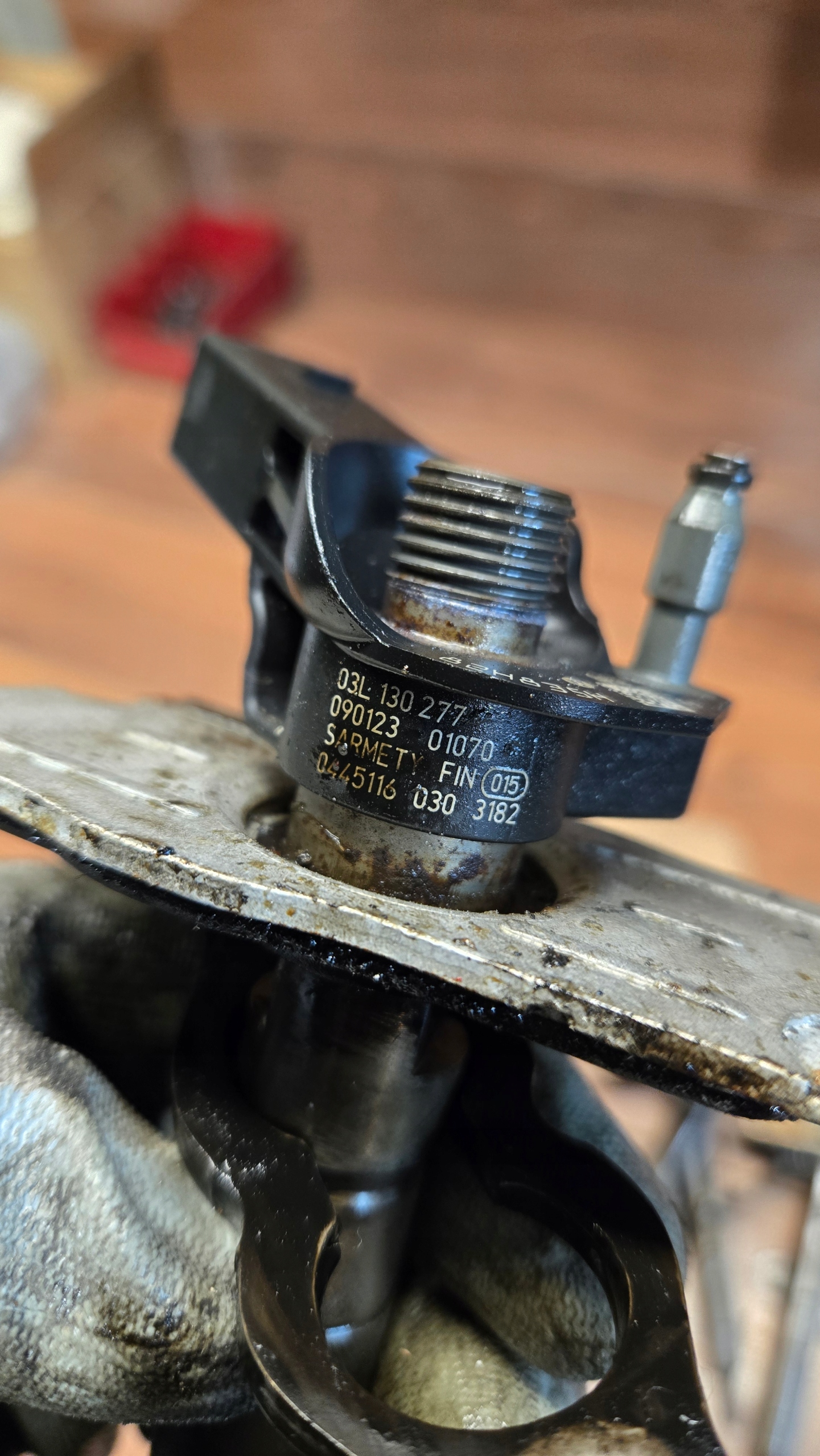 AUDI A3 8P A4 8K A6 2.0 TDI CBA CBB CAG CAH injector 03L130277