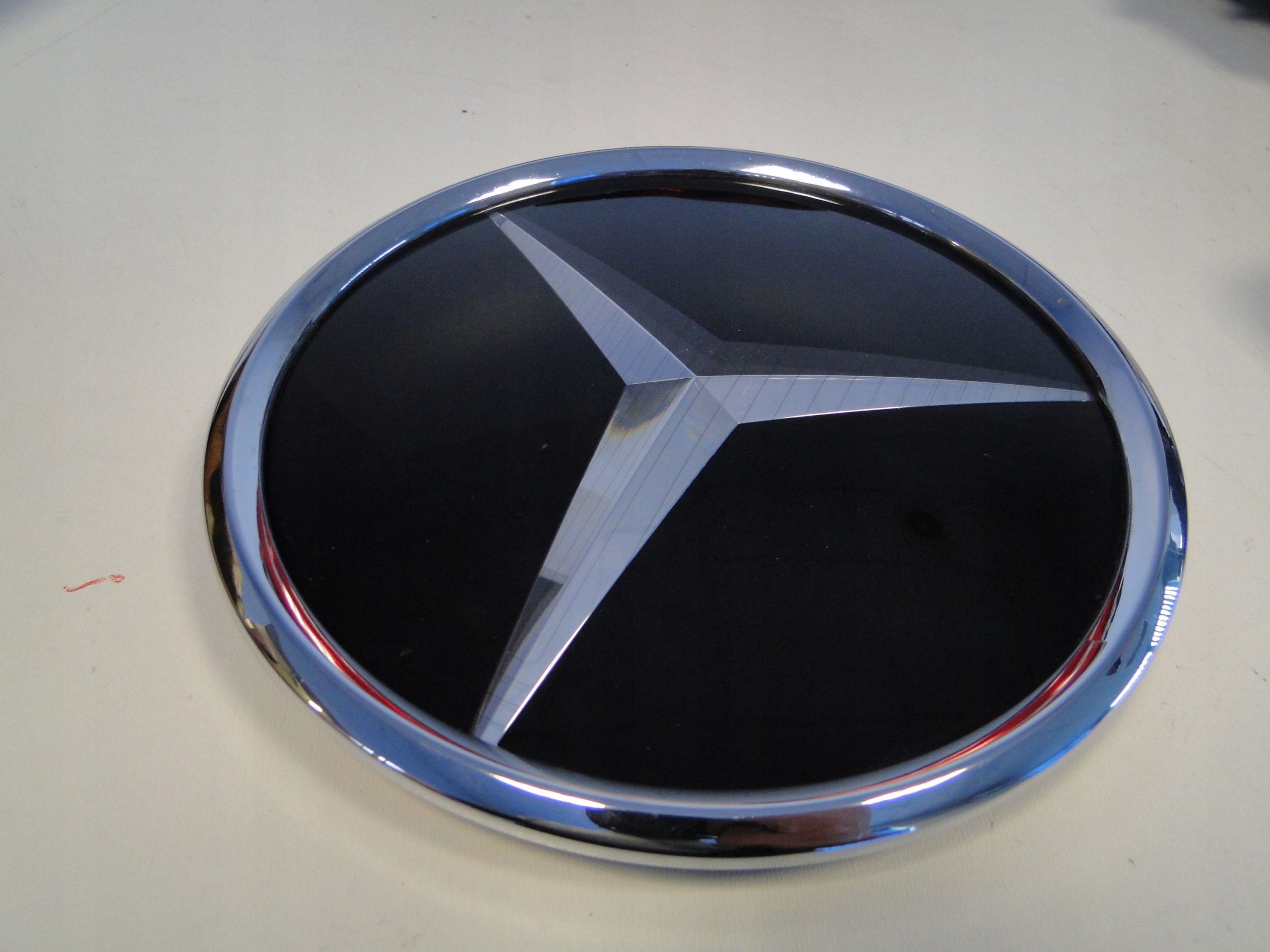 MERCEDES EQA 243 H243 EQB 243 X243 GWIAZDA EMBLEMAT DISTRONIC PŁYTKA Kolor czarny