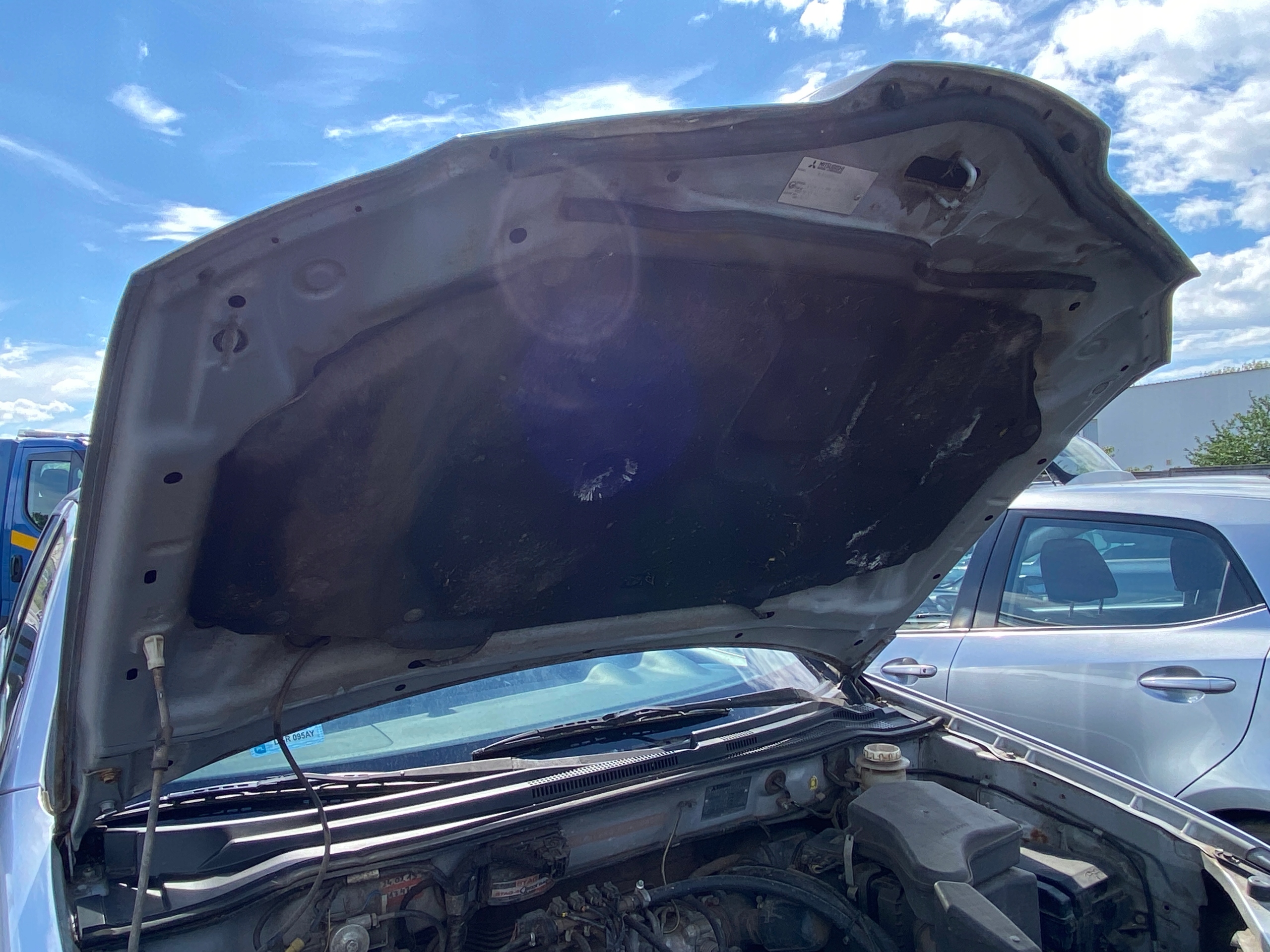 Cofano Mitsubishi Outlander 1 e 03-06 kod lakieru A31B