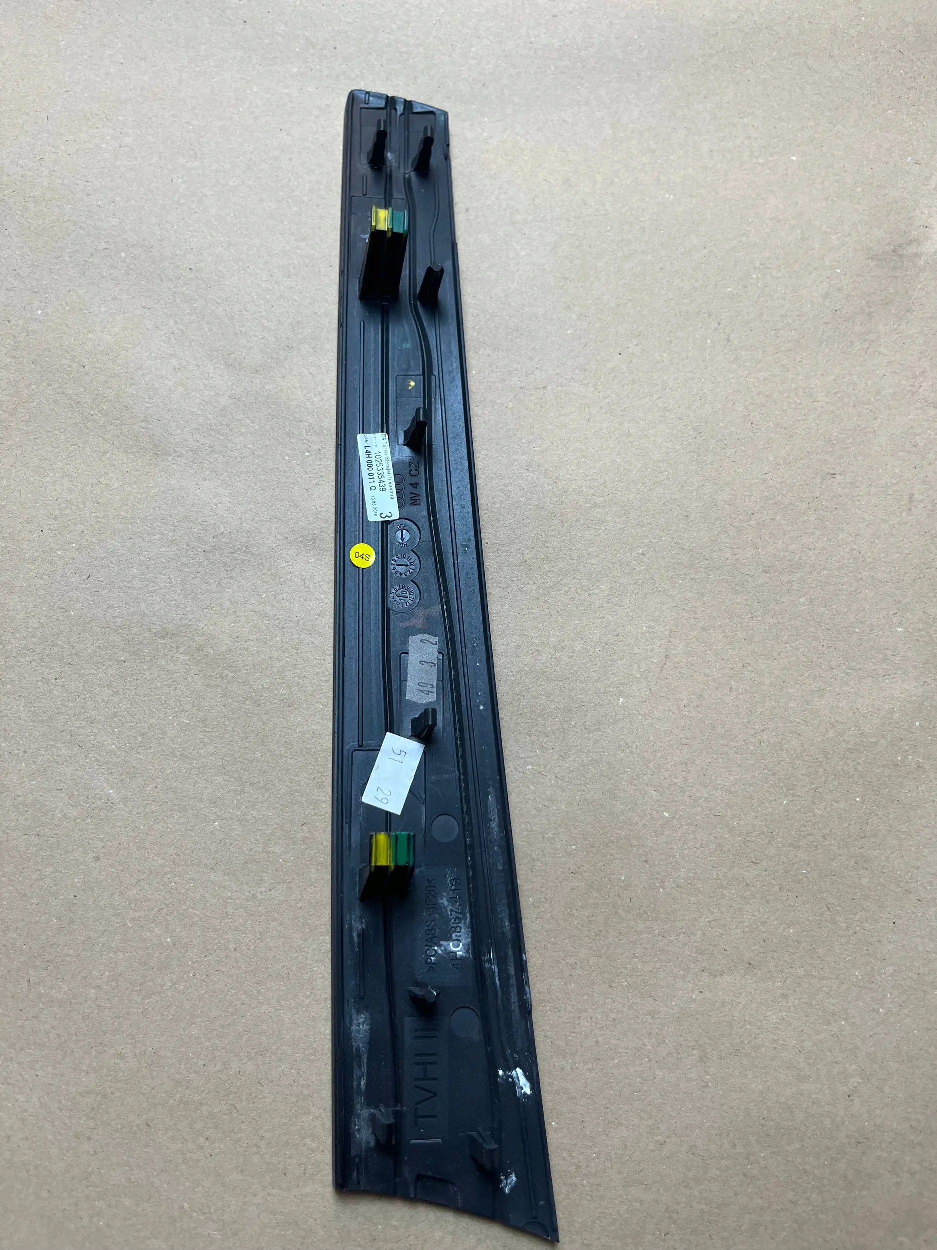 lista DEKOR ajtó bal far fa AUDI A8 D4 OE