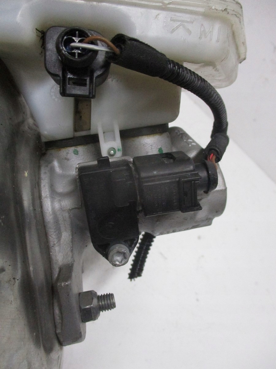 Servo servo PORSCHE PANAMERA 971 971614105M