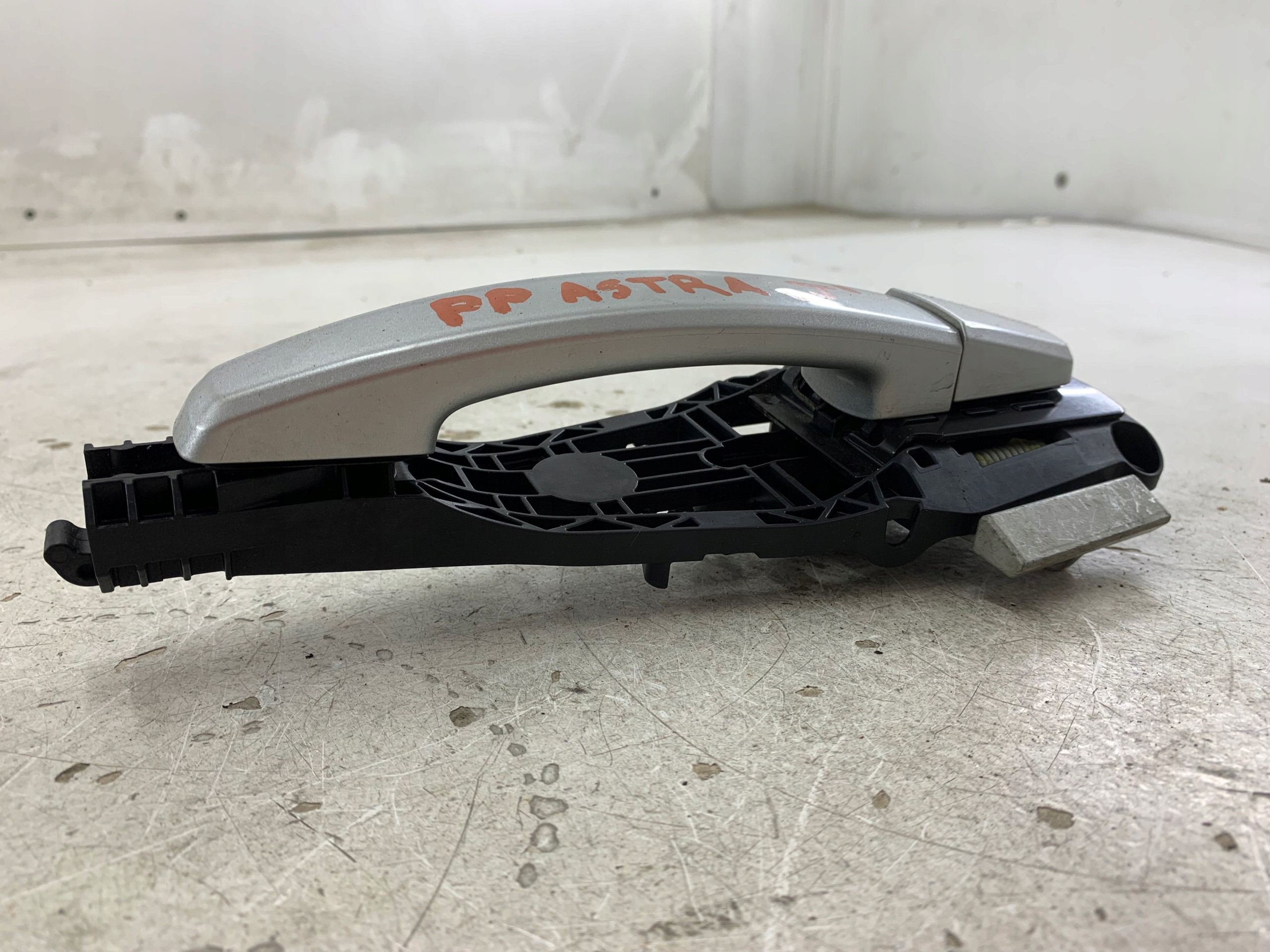 OPEL ASTRA J handle exterior right front Z167