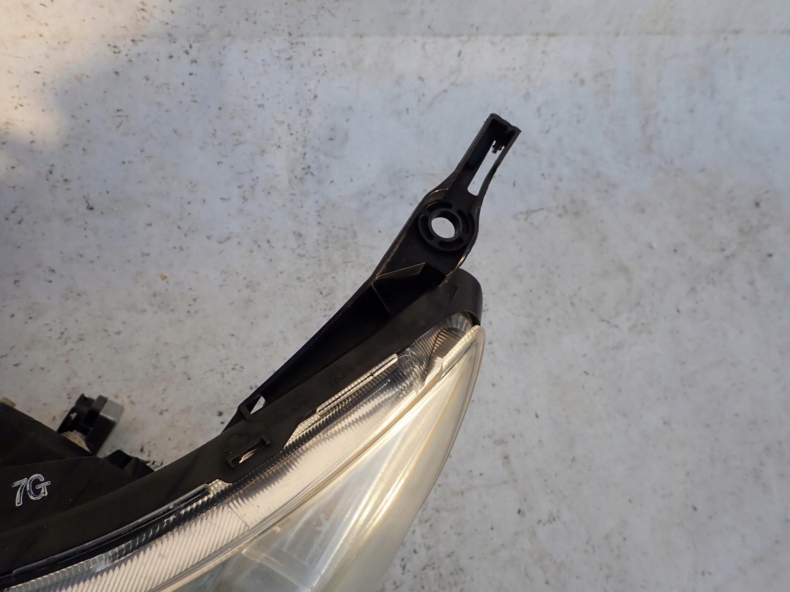 SUBARU FORESTER III 08- light left front XENON