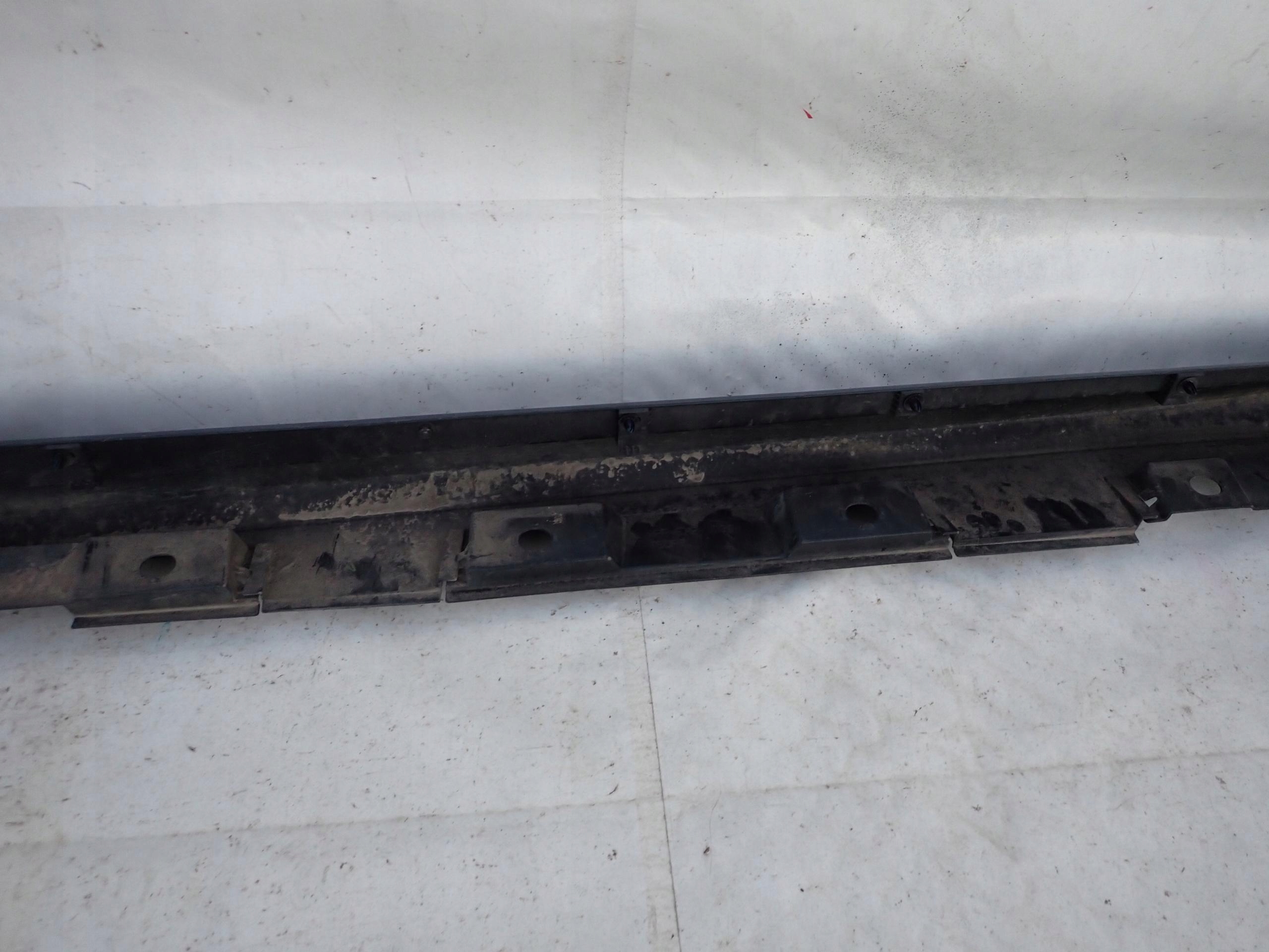TOYOTA AVENSIS T29 15- moulding threshold right