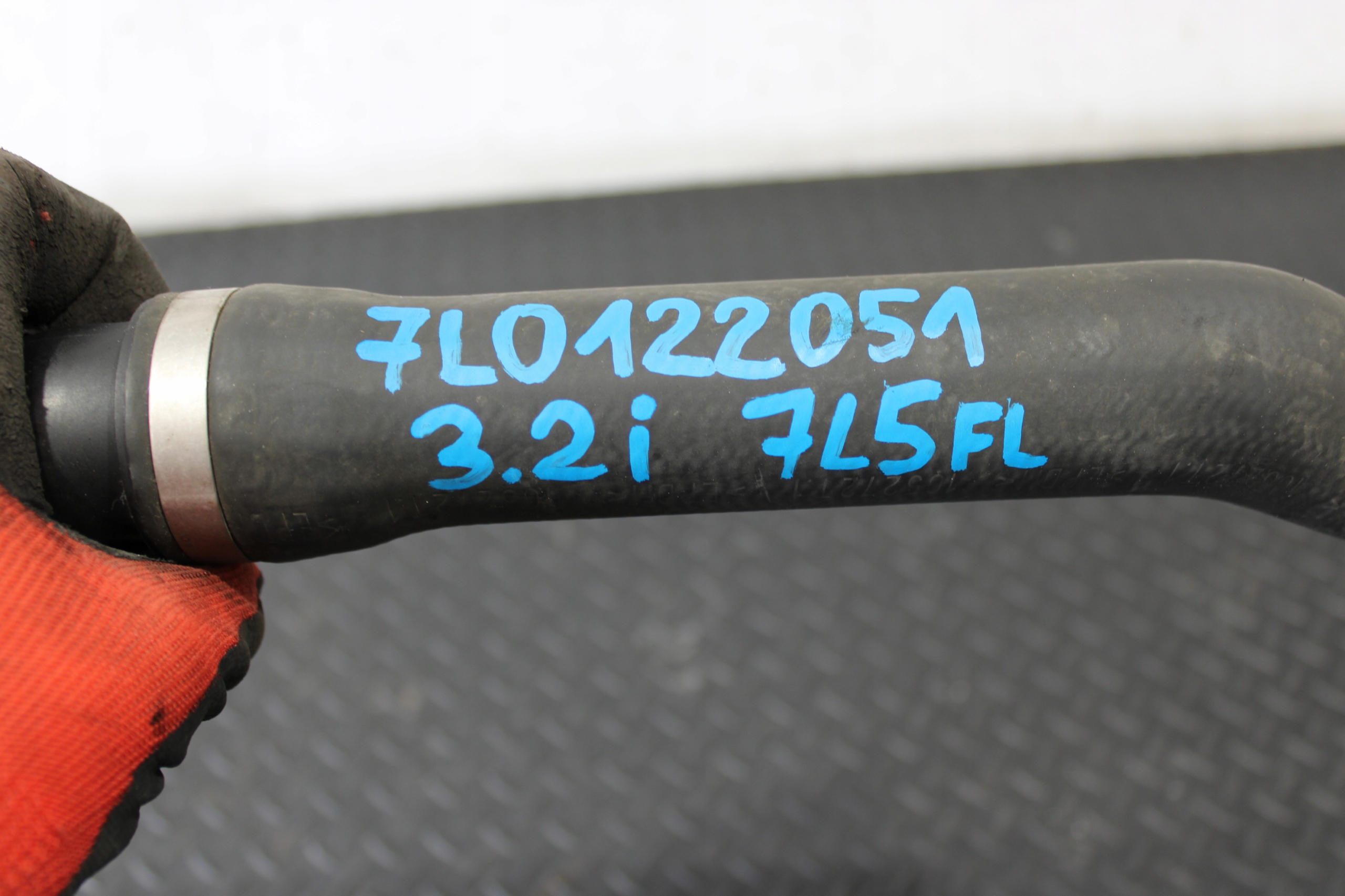 crijevo prijenos vode PORSCHE CAYENNE 7L5 7L0122051