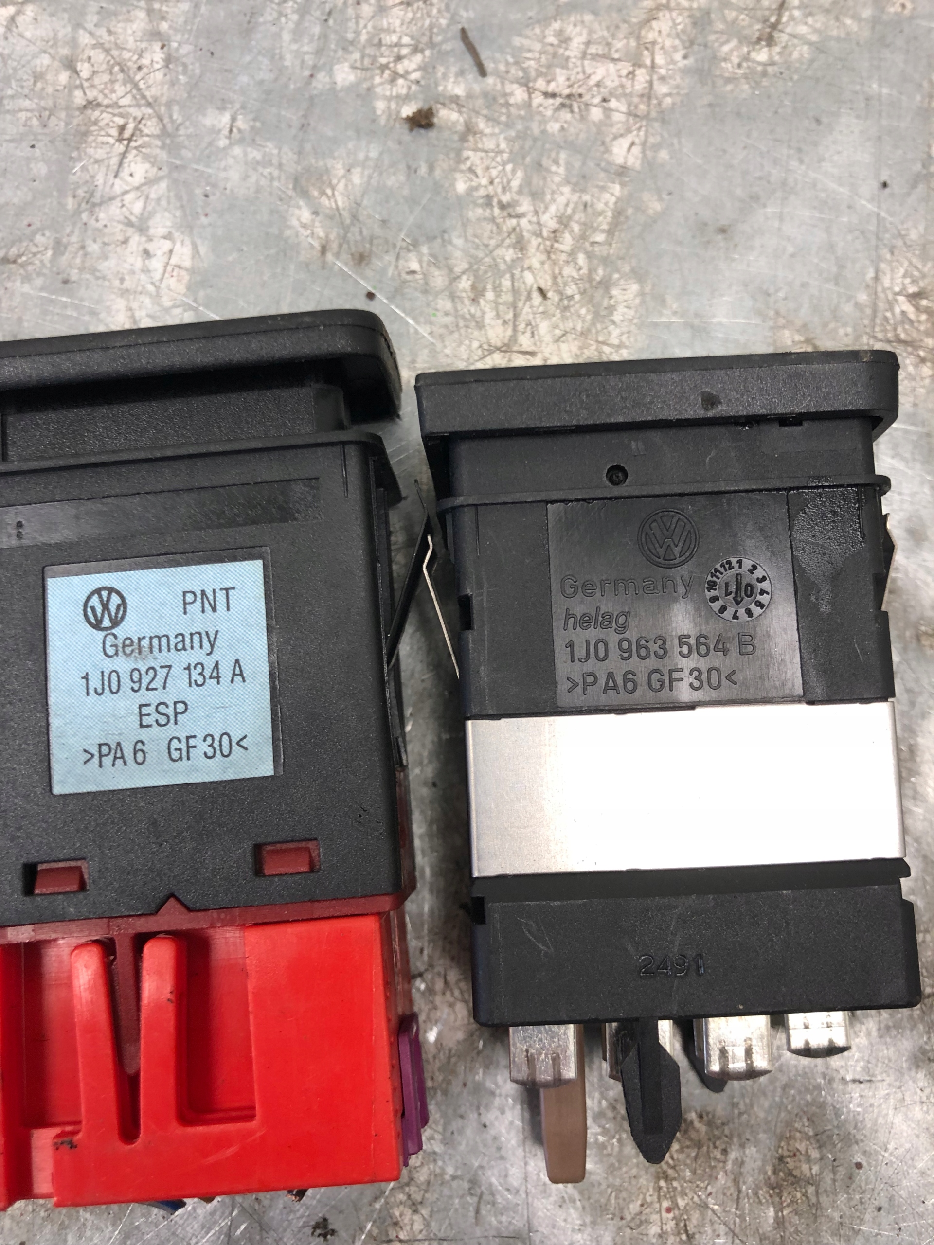 PRZYCISKI Commandes VW GOLF IV