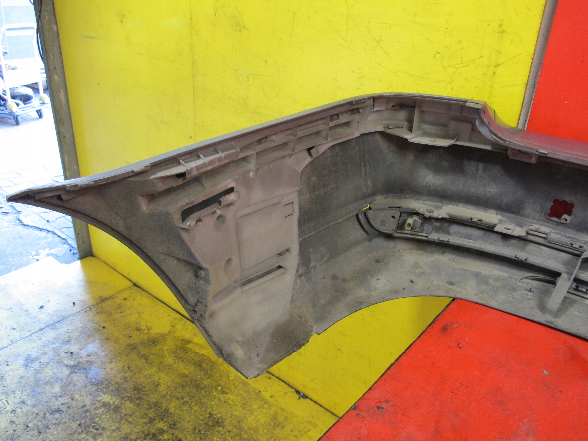 BMW 3 E46 TOURING KOMBI bumper rear part PDC A08/7