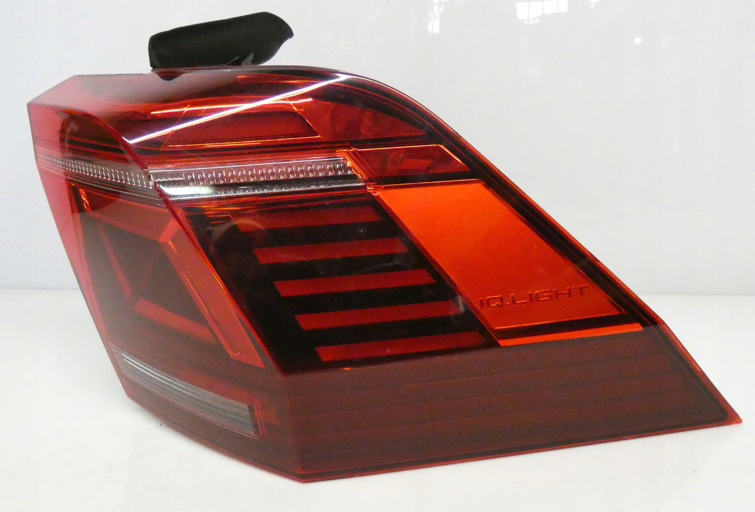 VW TIGUAN LIFT IQ LIGHT 2019- 5NA945208J LAMPA PRAWA TYŁ TYLNA LED Numer katalogowy części 5NA945208J