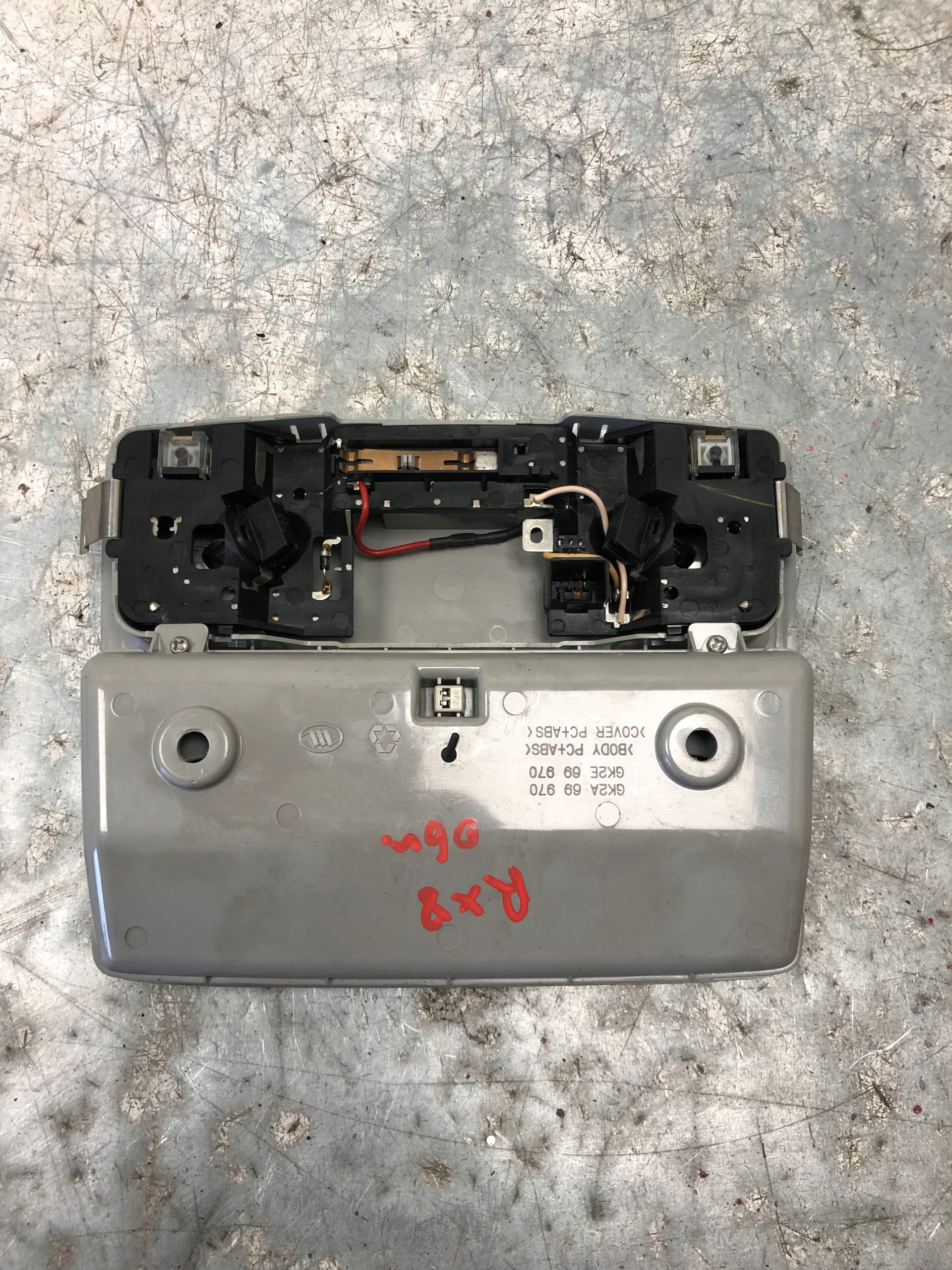 лампочка Обшивка потолка mazda oe GK2A 69 970