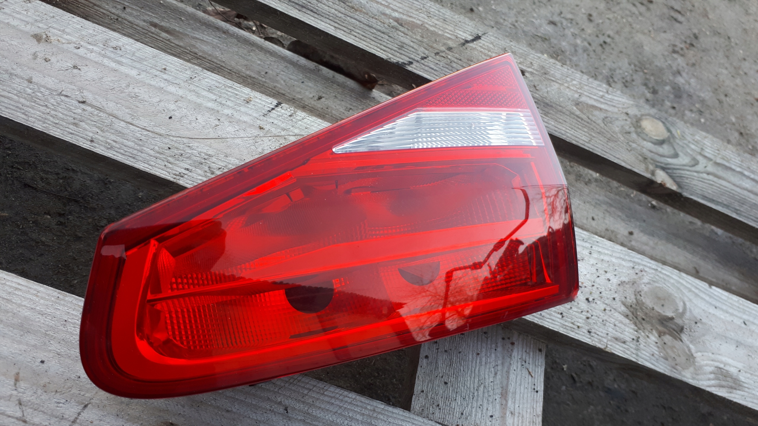 A4 B8 LIFT light left rear part sedan trunk door