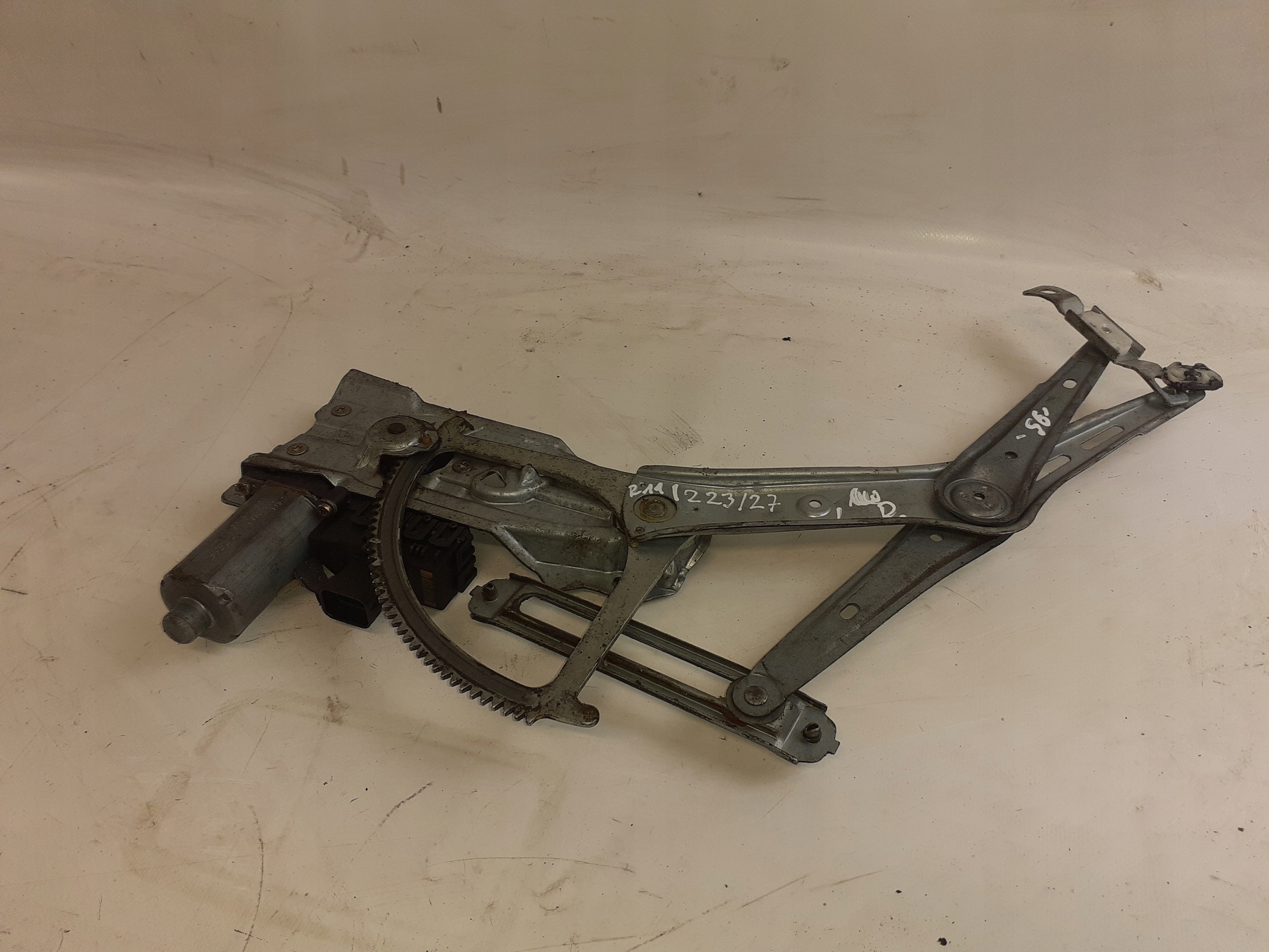 window regulator left front OPEL ASTRA II G