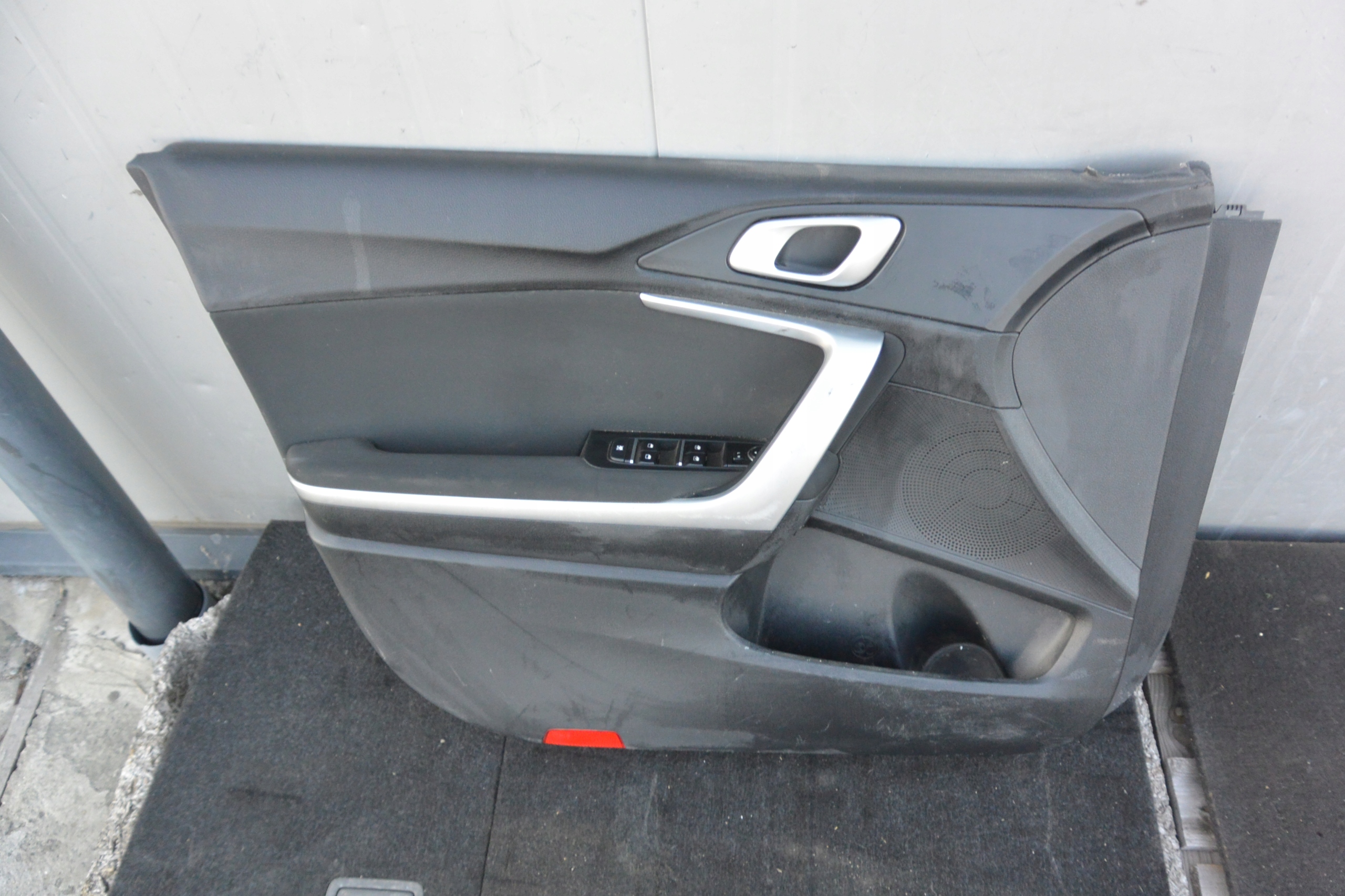 KIA CEED III 2017-2024 CD upholstery side door left front KIEROWCA EUROPA