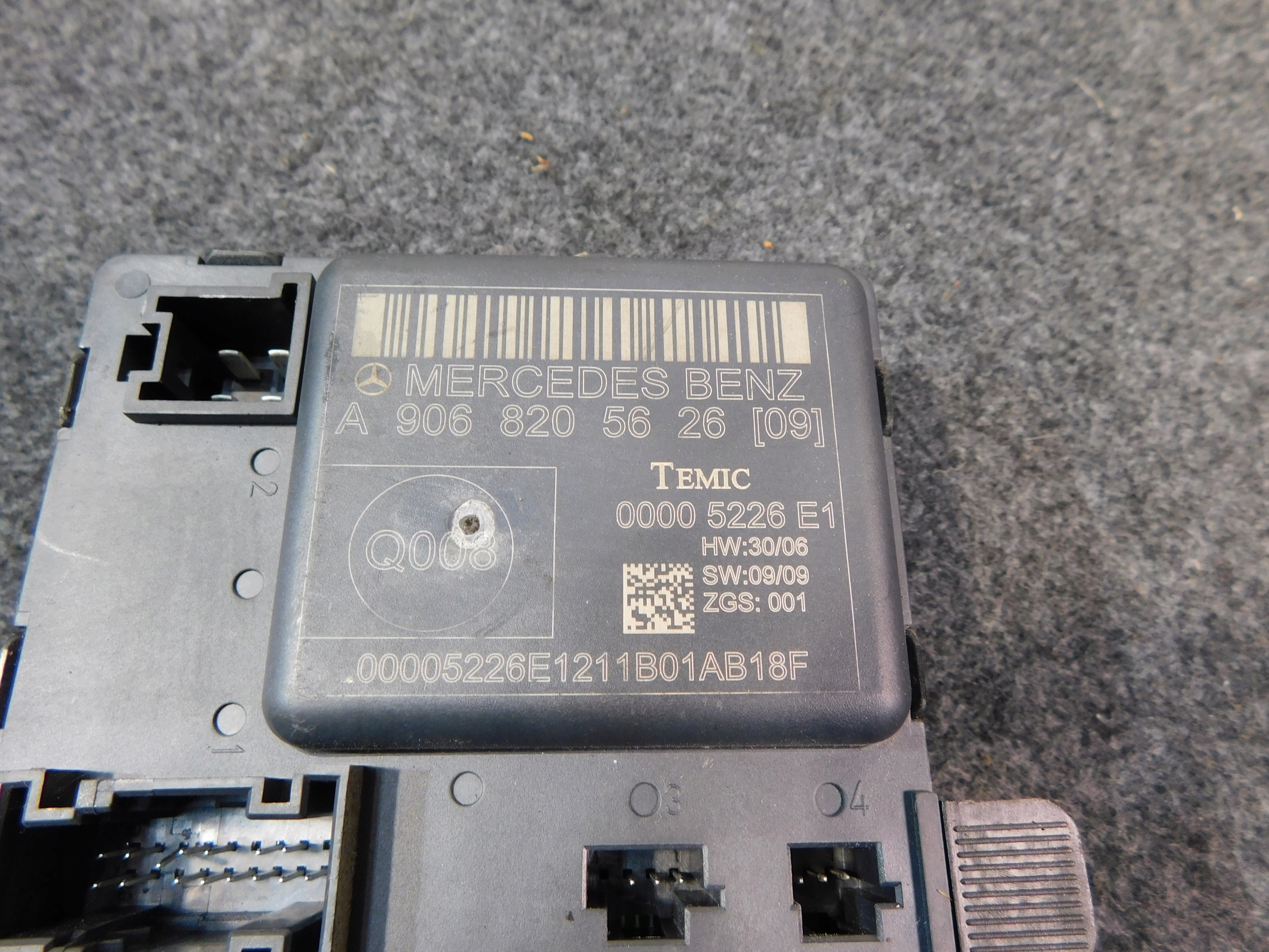 Mercedes Sprinter 906 VW Crafter control unit module door of the window A9068205626