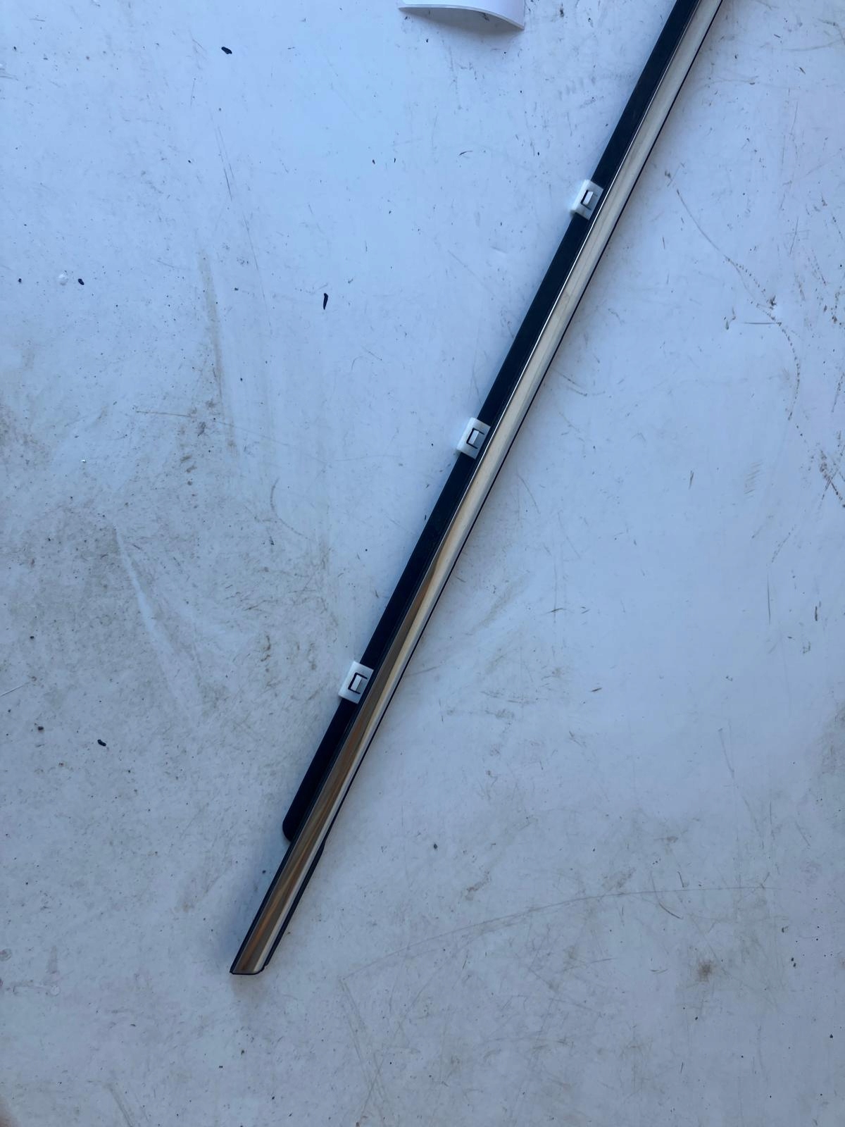 moulding dust door right rear part KIA CEED II KOMBI CHROM