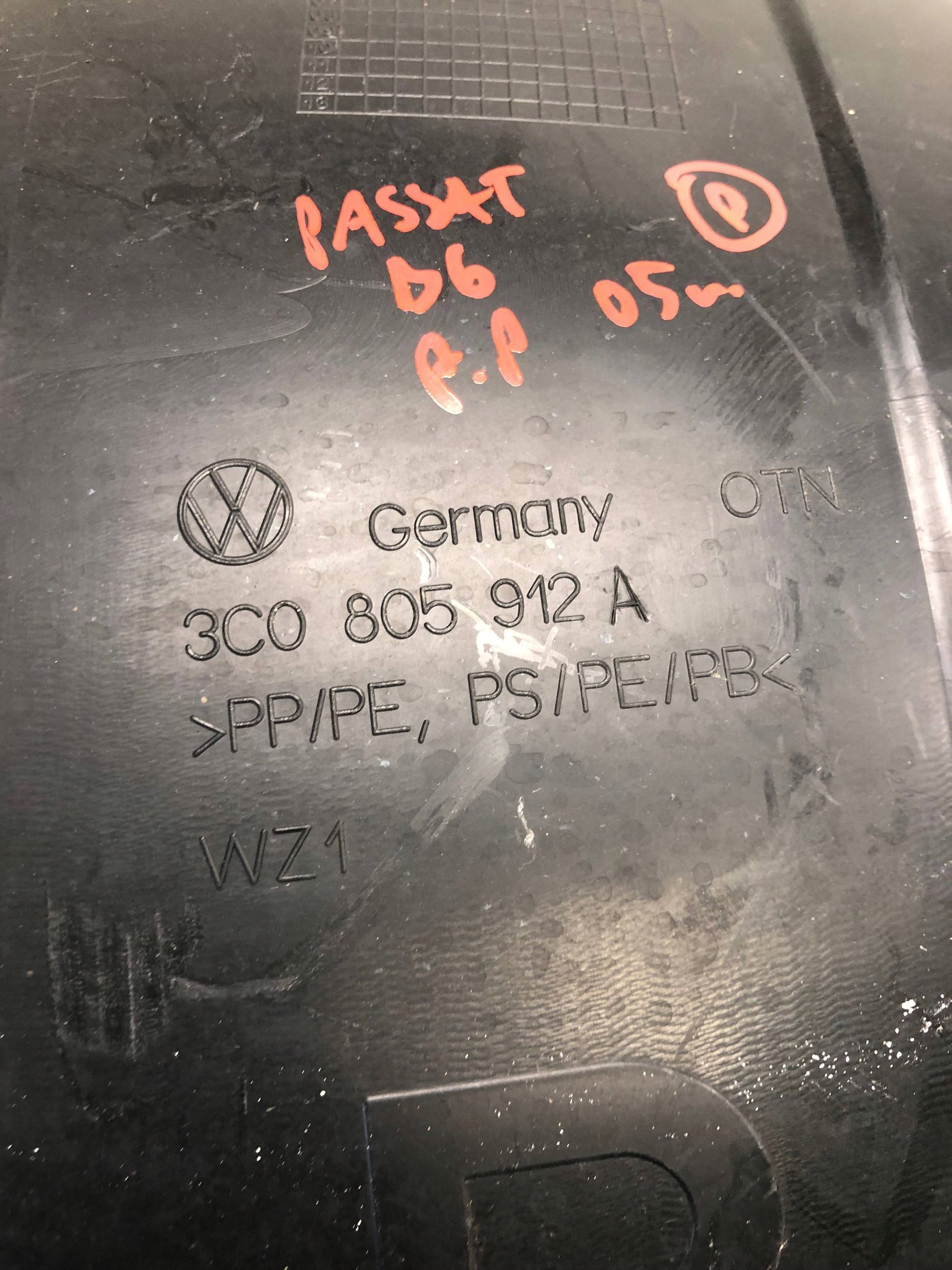 NOSEK mudguard right front VW PASSAT B6 3C0805912A