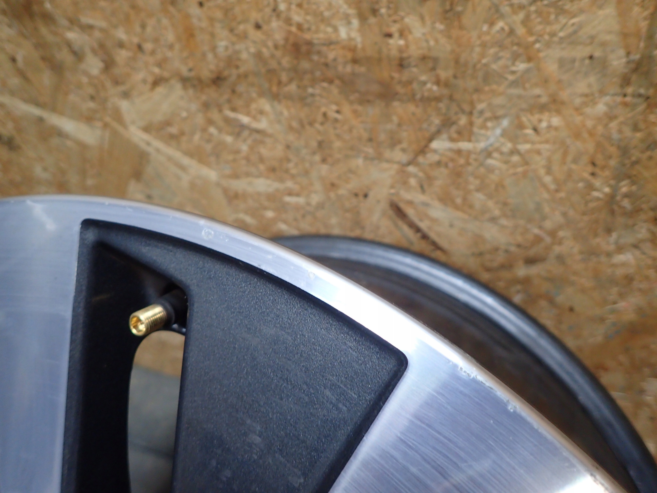 disk hliníkový AUDI A6 C8 5X112 8J 18" ET45