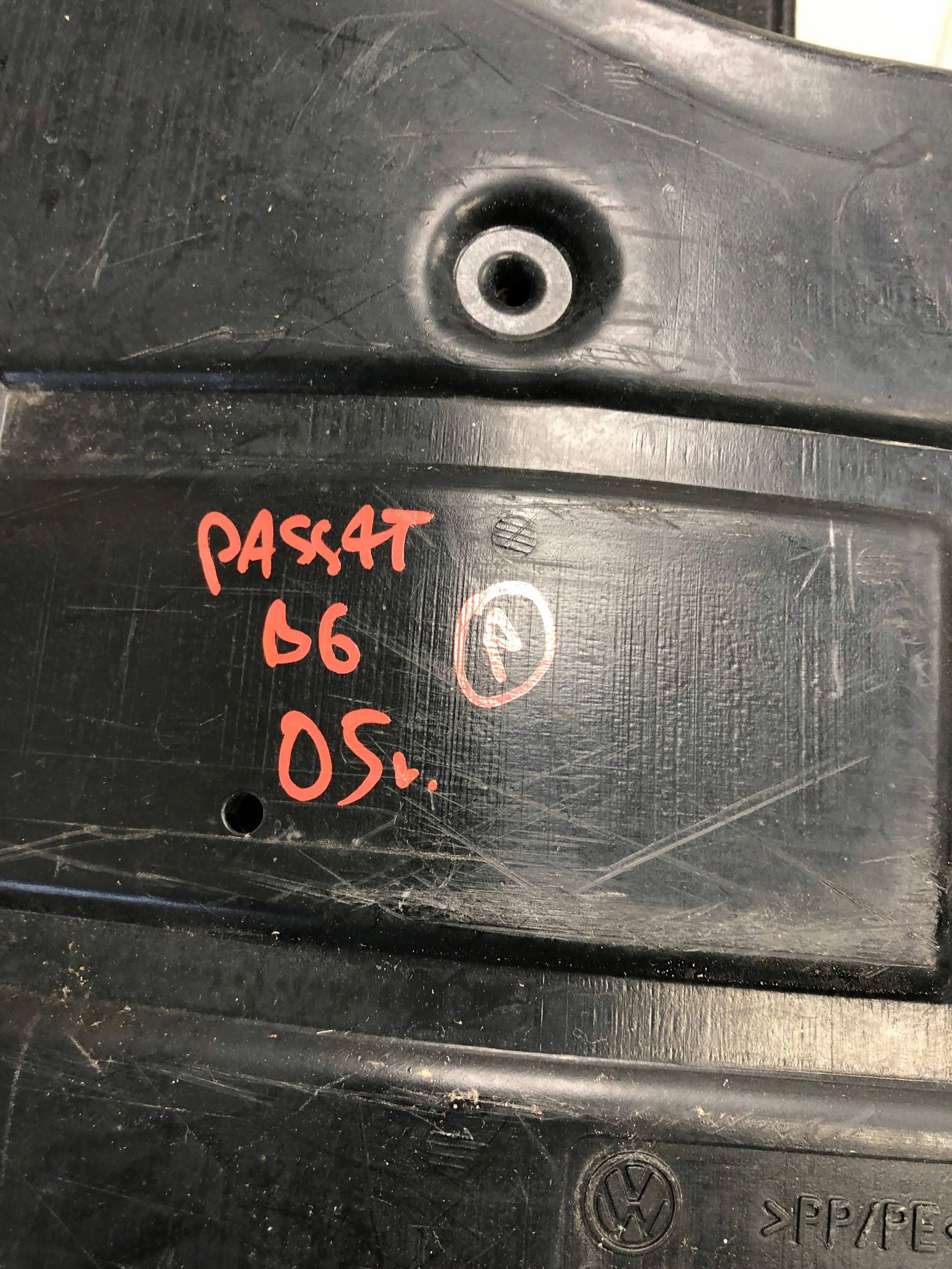 cover below engine VW PASSAT B6 3C0825235