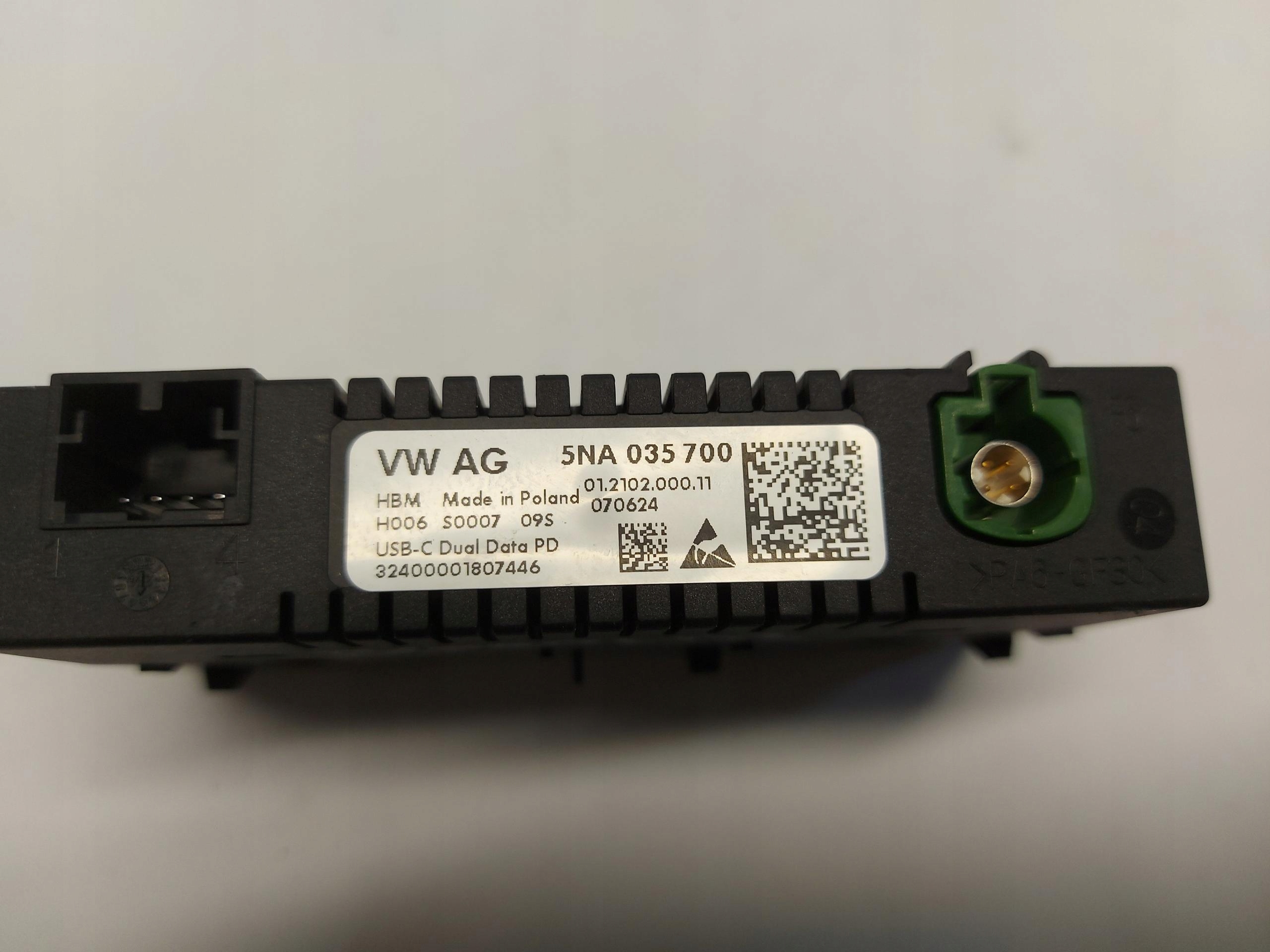 Ford Explorer VII R2KB Adapter, Stecker PORT USB 5NA035700
