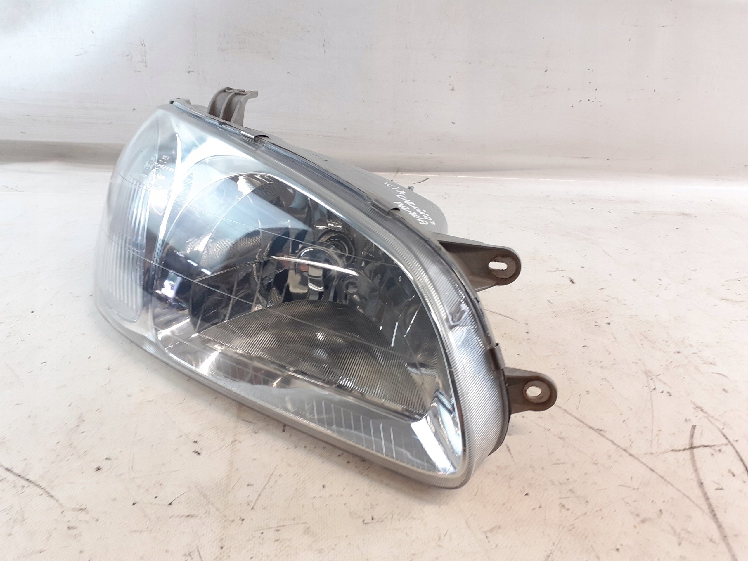 REFLEKTOR light right KIA CARNIVAL and