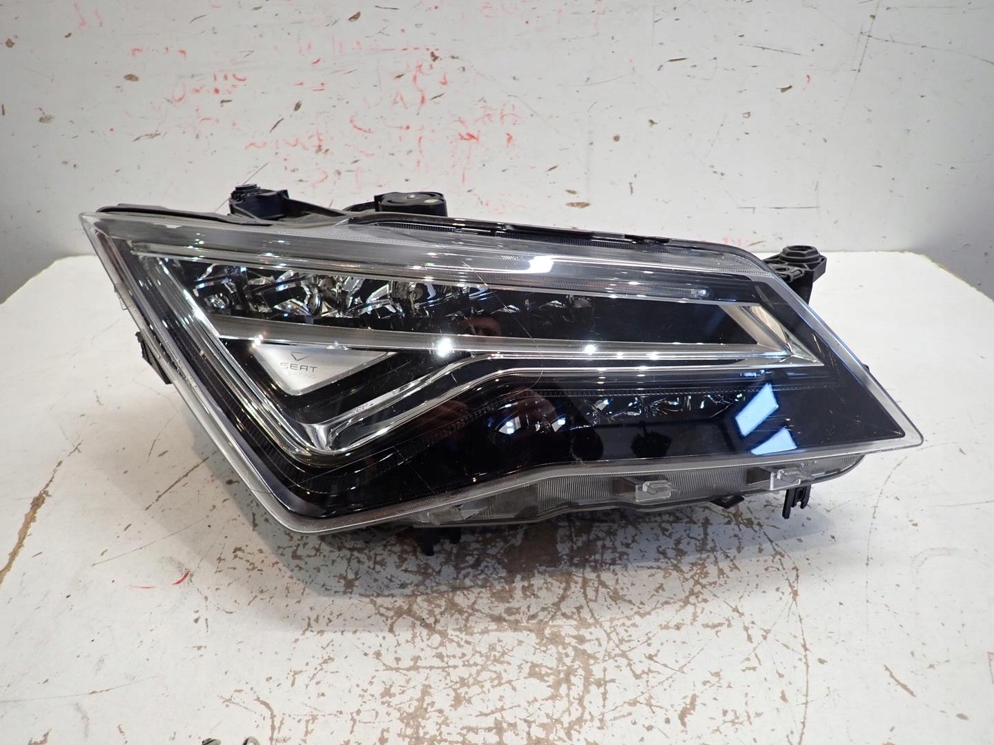 light front front right SEAT ATECA 16- FULL LED