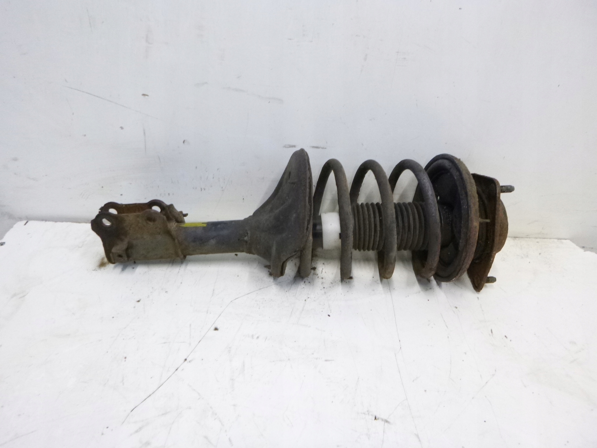 shock absorber front Hyundai Coupe and Tiburon 2.0 00r.