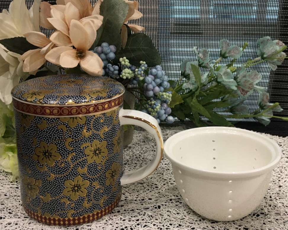 

Kubek z zaparzaczem porcelanowy pokrywka sitko