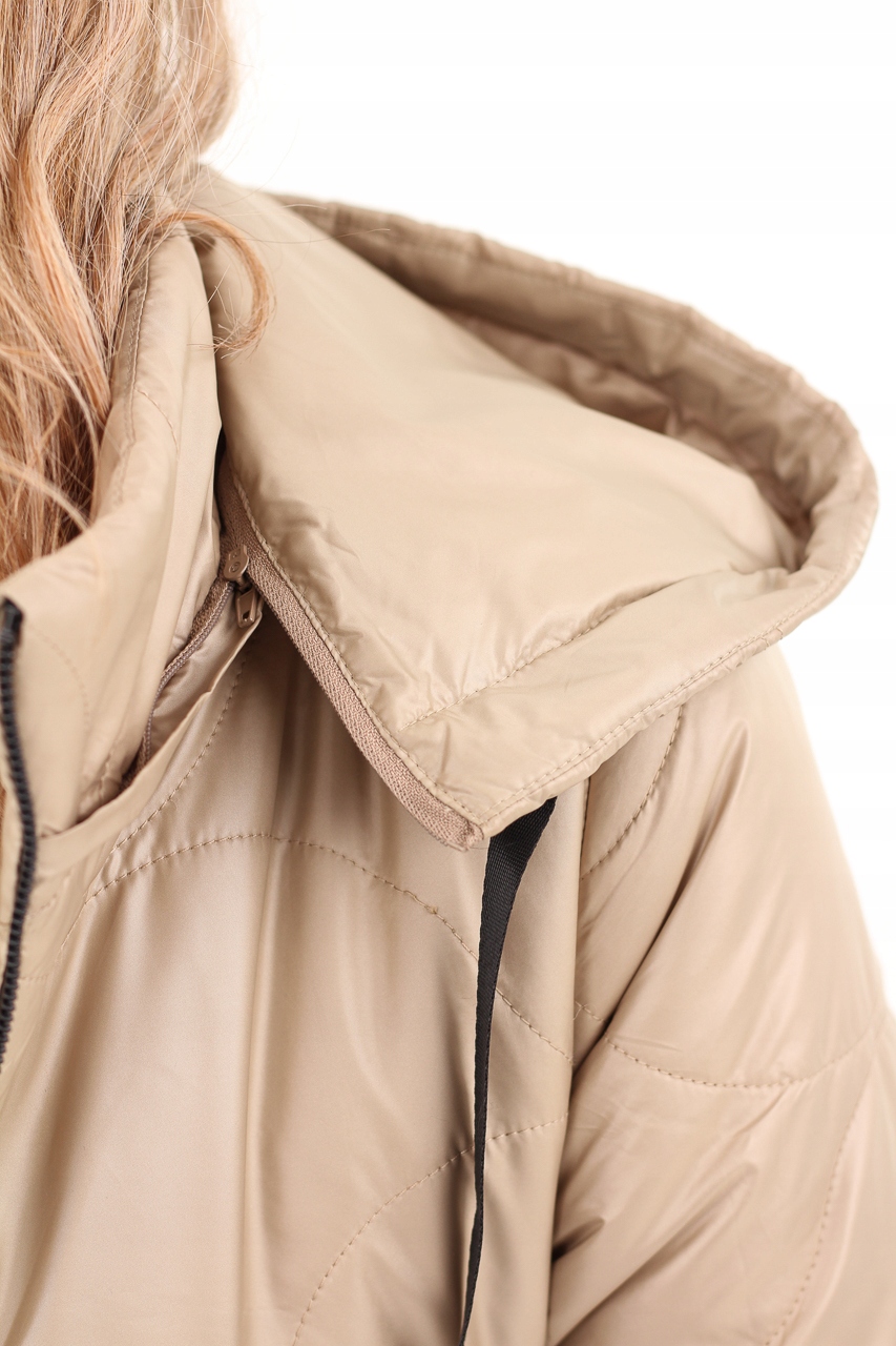 PIKOWANA KURTKA DAMSKA LEKKA PRZEJŚCIOWA Z KAPTUREM DUŻE ROZMIARY Wypełnienie syntetyczne
