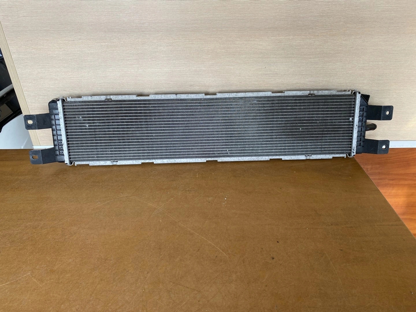 CHŁODNICA WODY DODATKOWA FORD EXPLORER HYBRID 2020- L1M3-8D048-PCB Producent części Ford OE