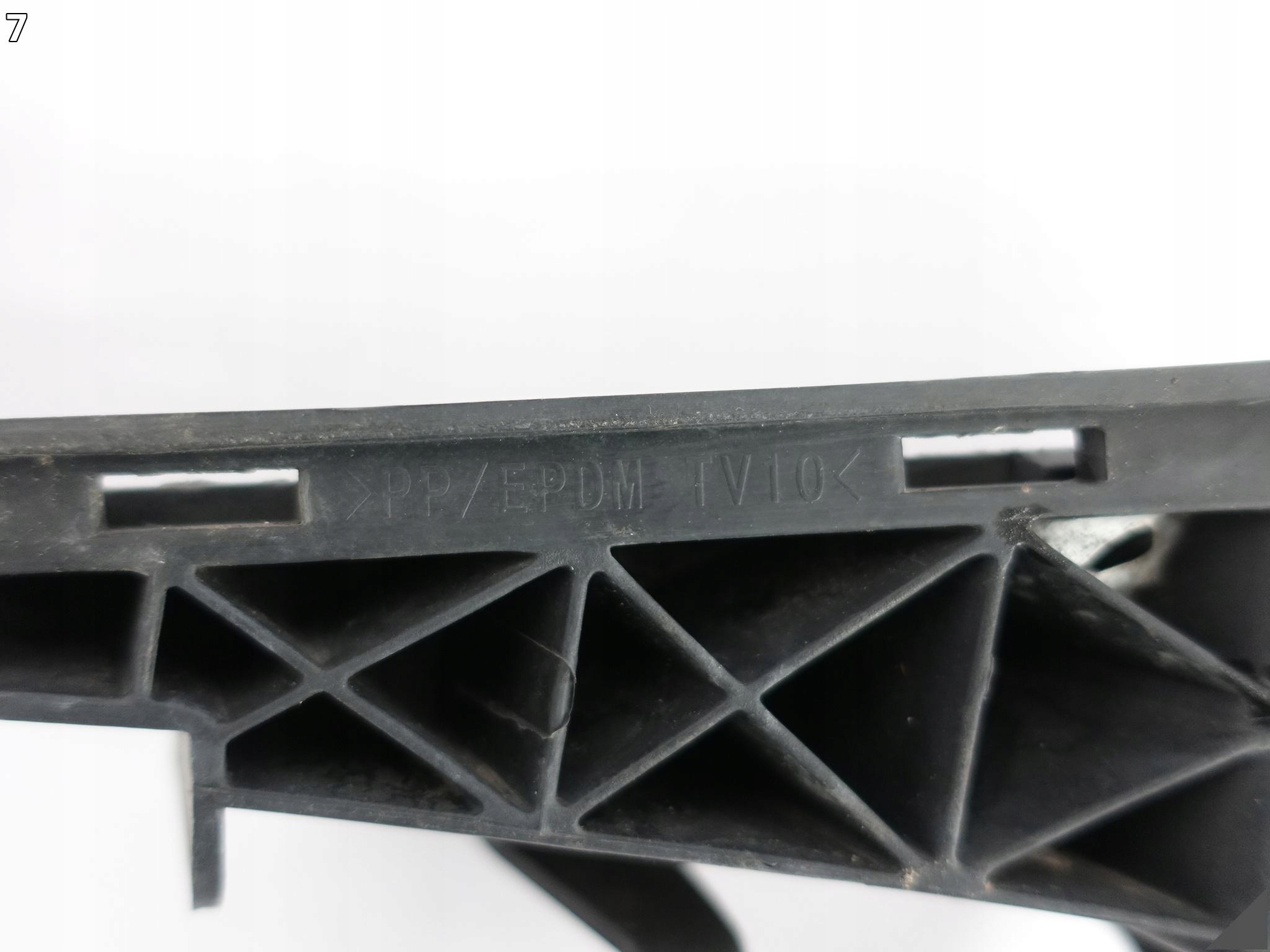 MERCEDES E-KLASA W212 S212 09-12 AVANTGARDE AMG support W bumper front right