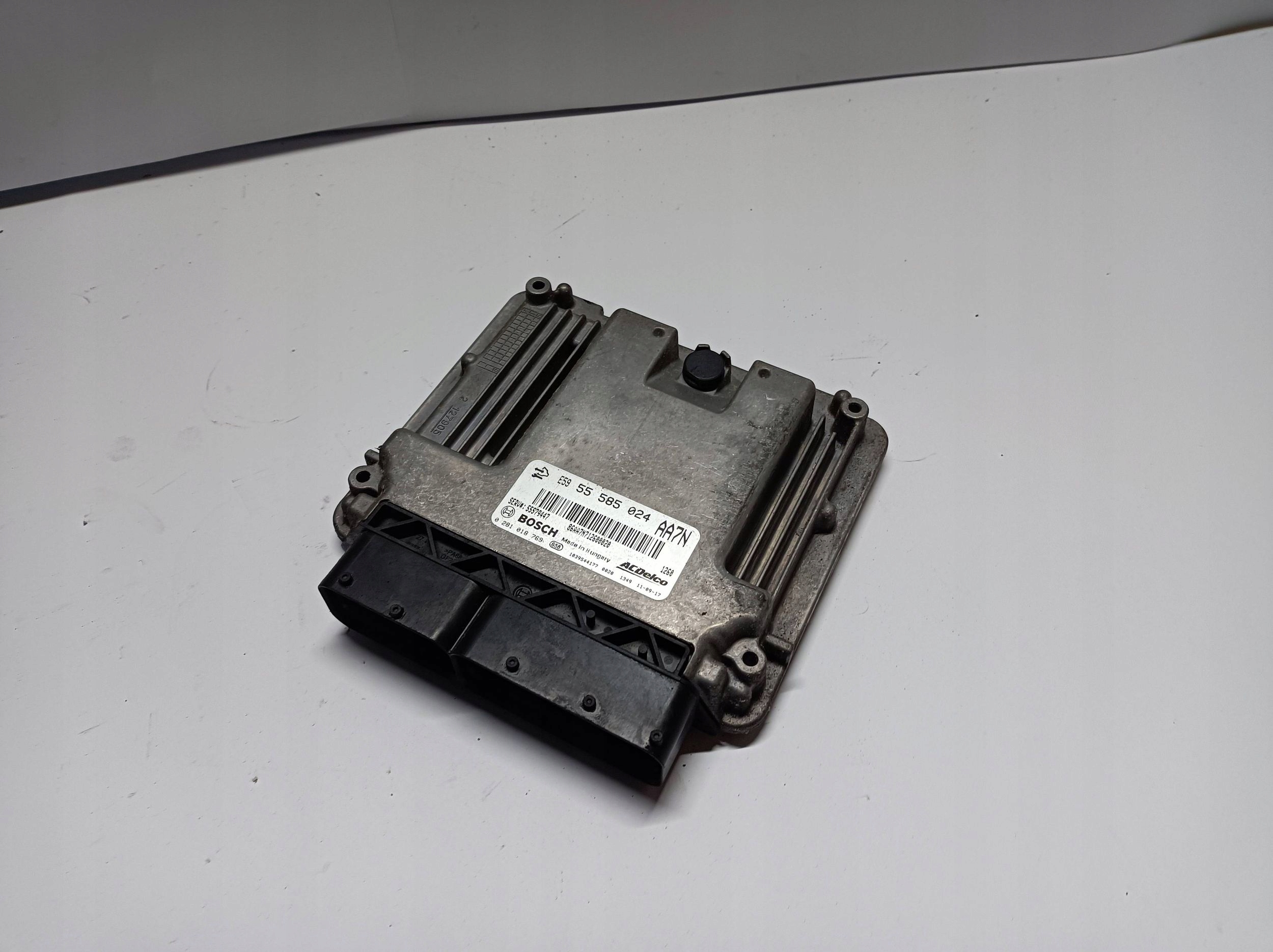 control unit of the engine Opel 2.0 CDTI 55585024