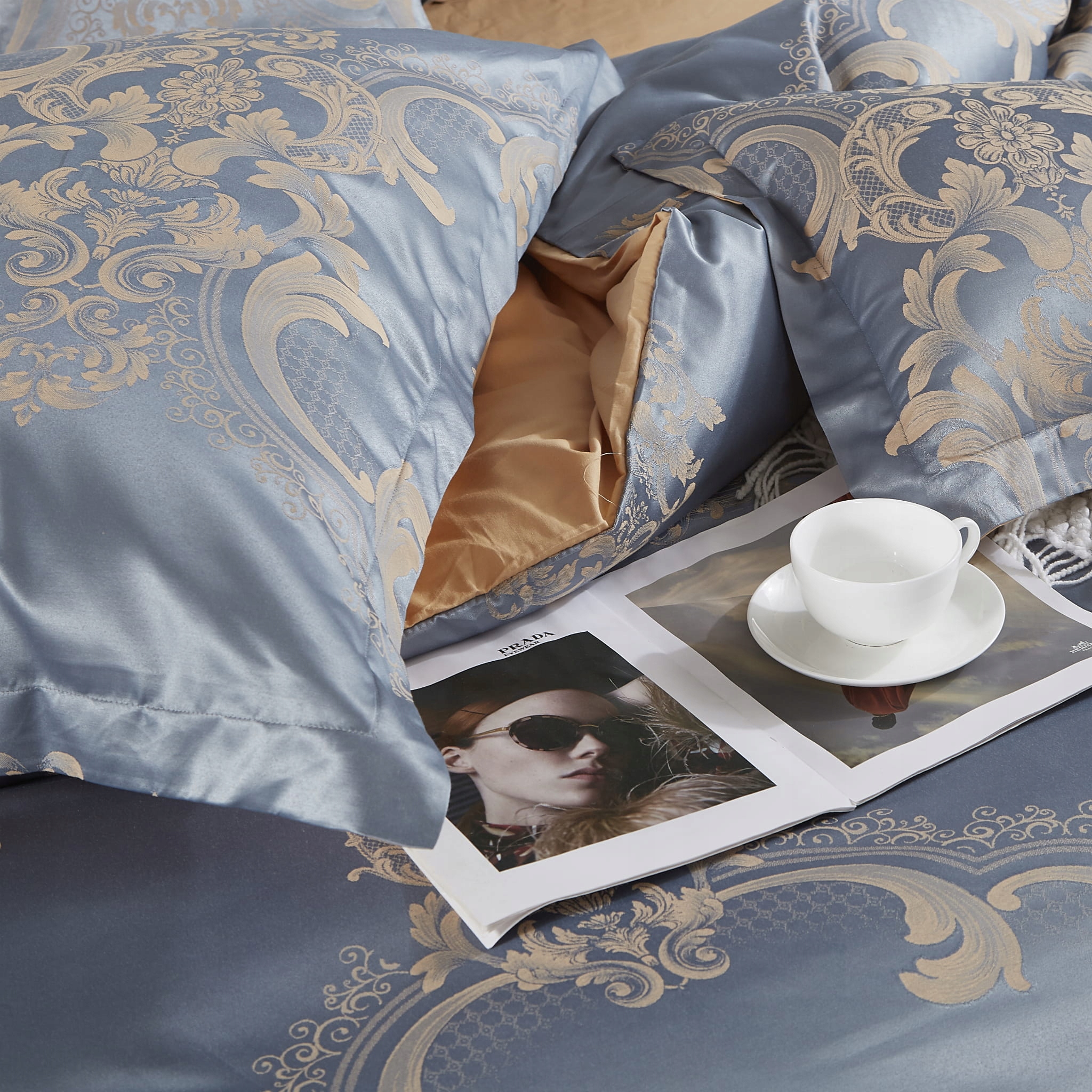 Posteľná Bielizeň atlasová vyšívaná 220x200 exkluzívna grafitová béžová ornamentová