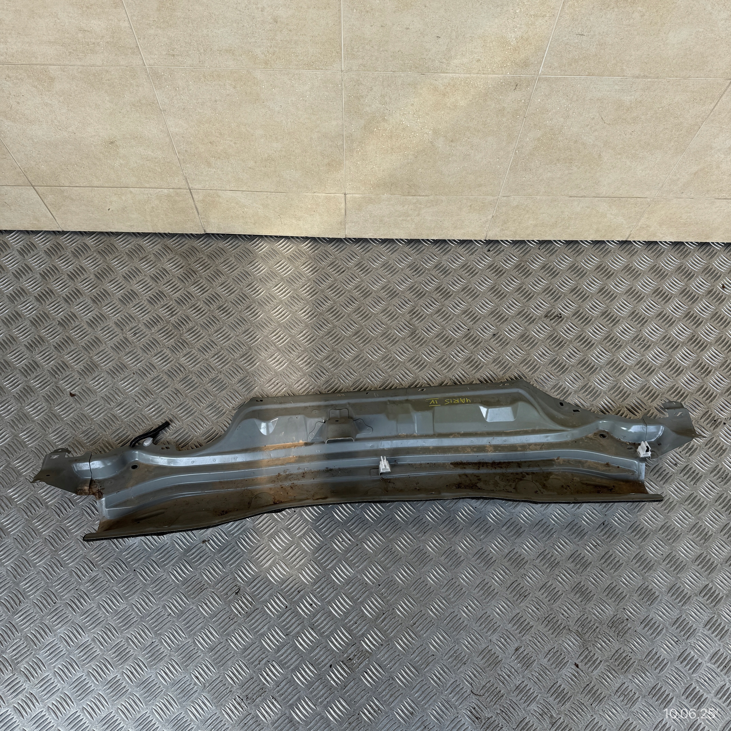 torpedo metallic lower complete TOYOTA YARIS IV