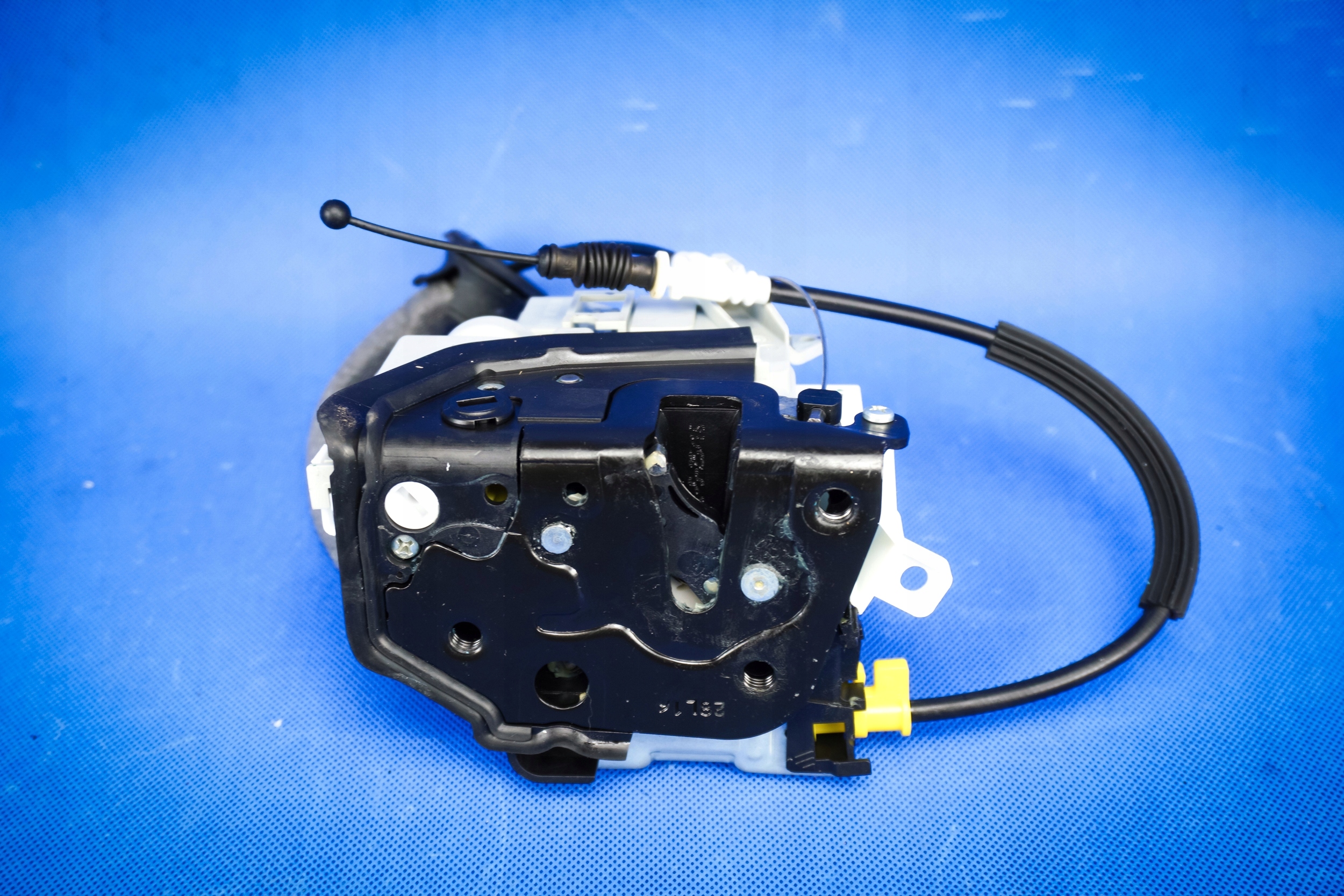 lock door left rear part Audi A3 8V A4 A5 8K0839015H