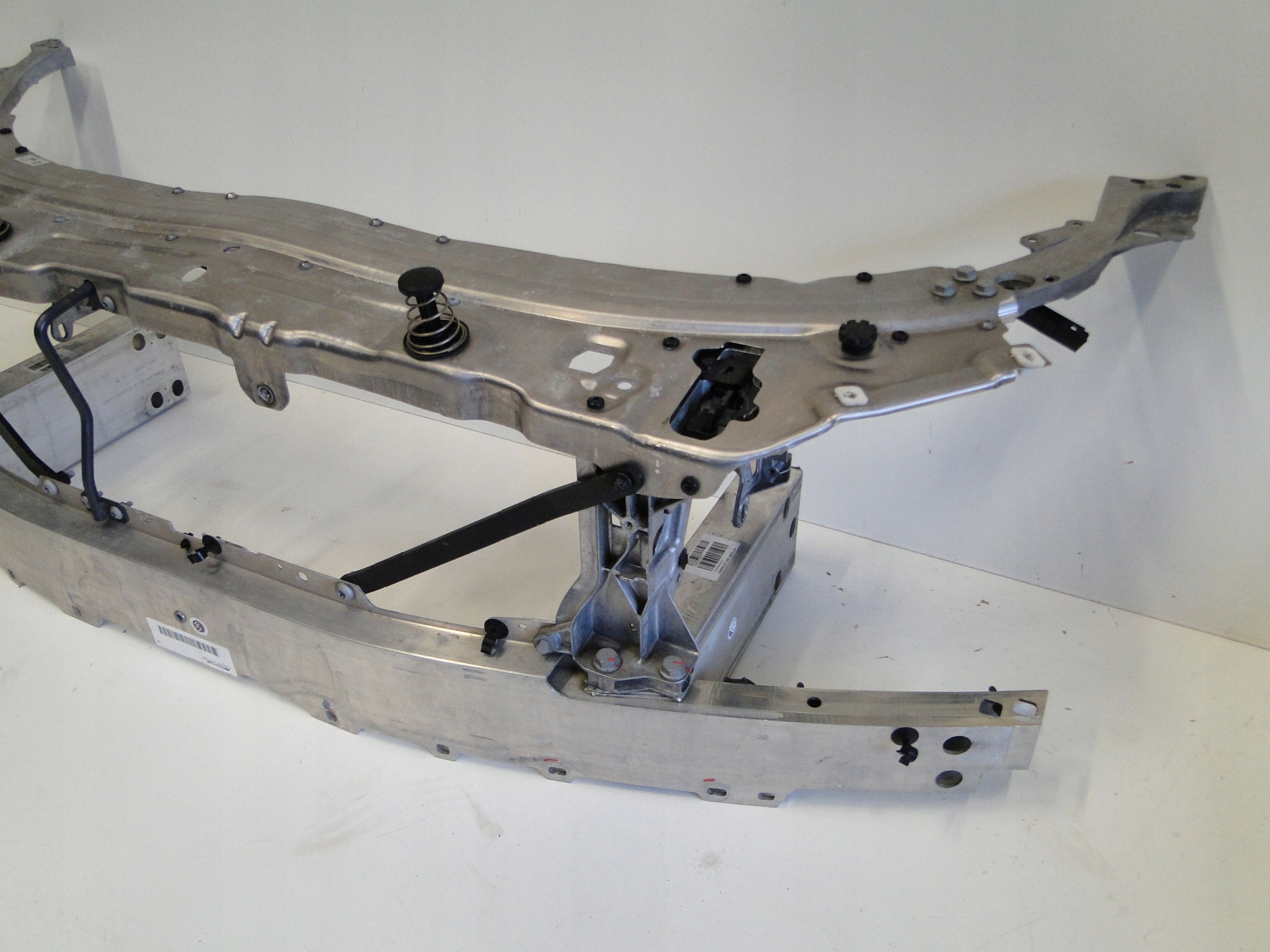 MERCEDES E KLASA 213 W213 LIFT PAS PRZEDNI WZMOCNIENIE KOMPLETNY 63 AMG Typ samochodu Samochody osobowe