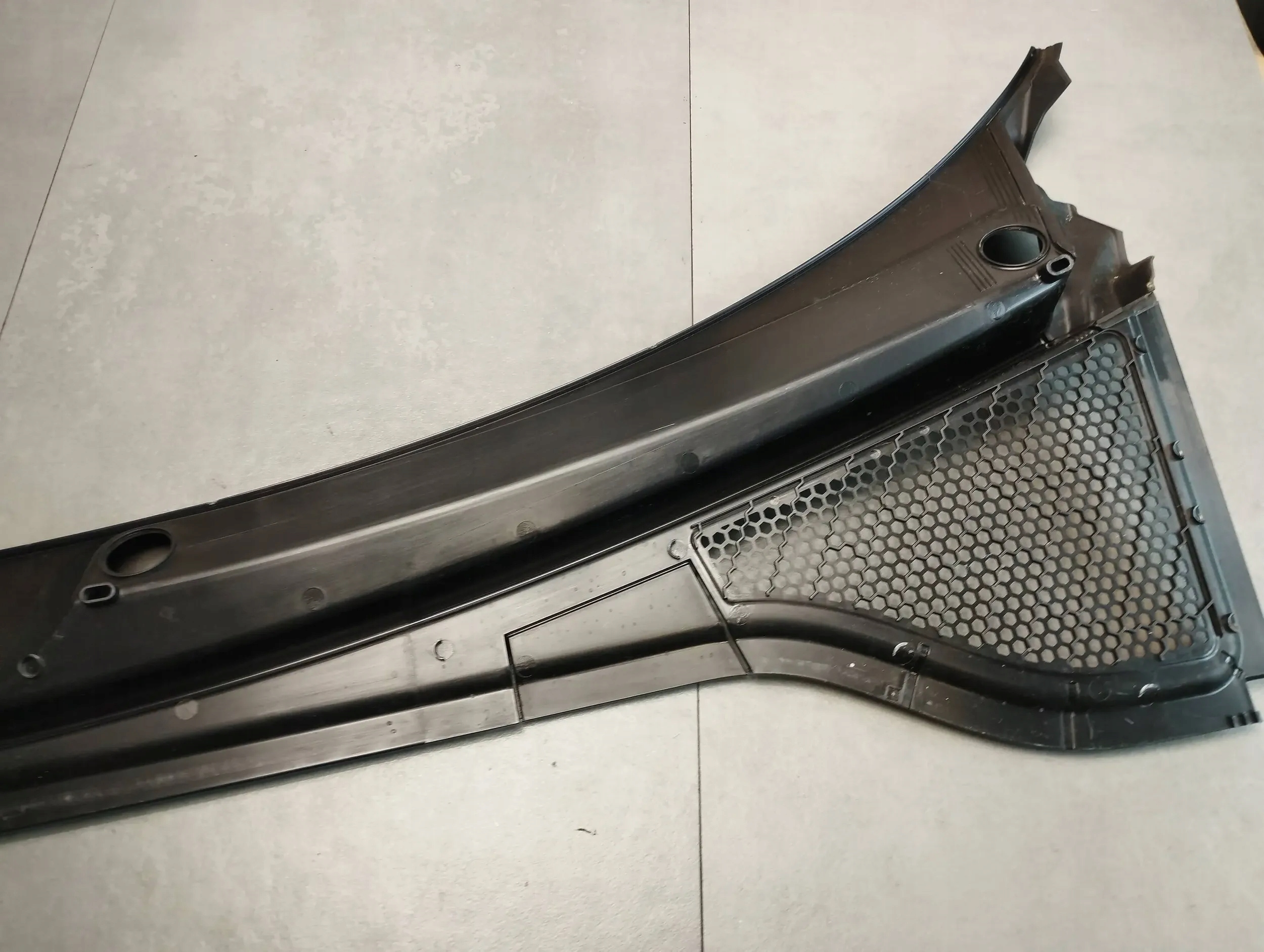 Audi Q3 F3 torpedo plastic 83C819403A UK