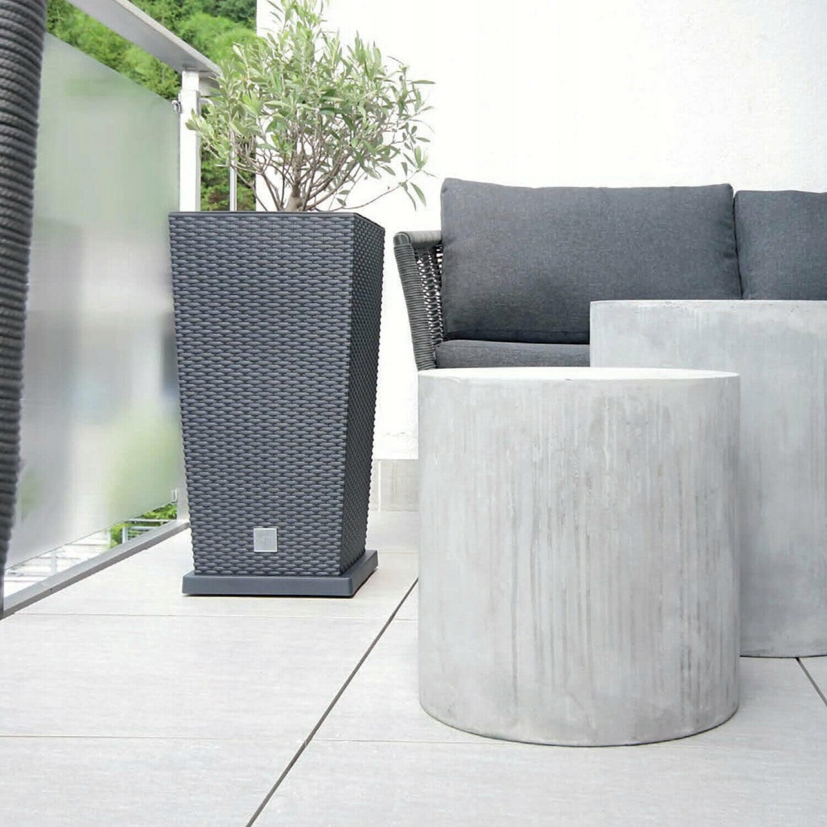 DONICZKA DONICA ZEWNĘTRZNA Rattanowa ANTRACYTOWY Z WKŁADEM OSŁONKA WYSOKA Średnica 26.5 cm