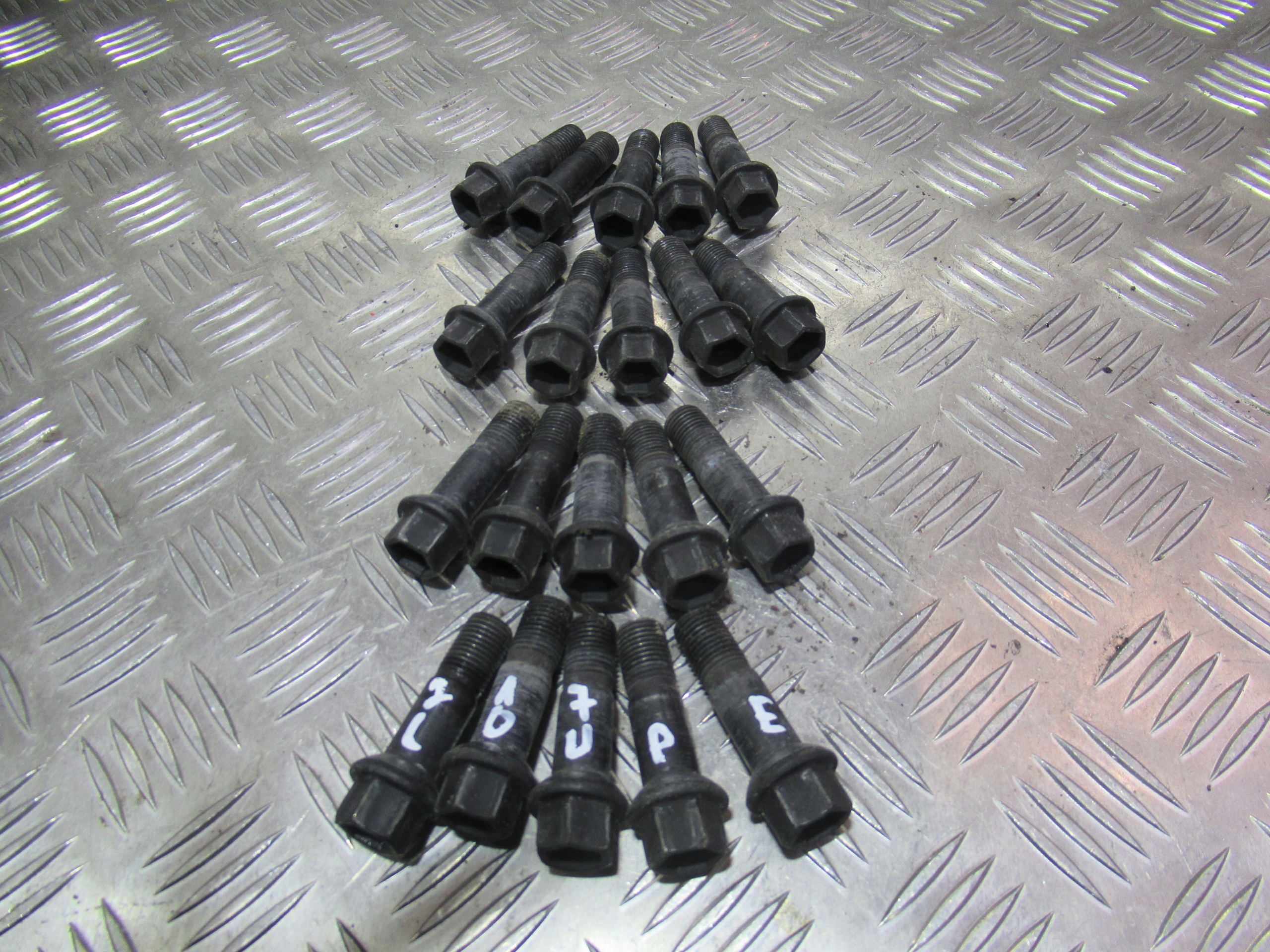 A2228602092 - Мерседес W217 AMG 4.5 болты колеса комплект